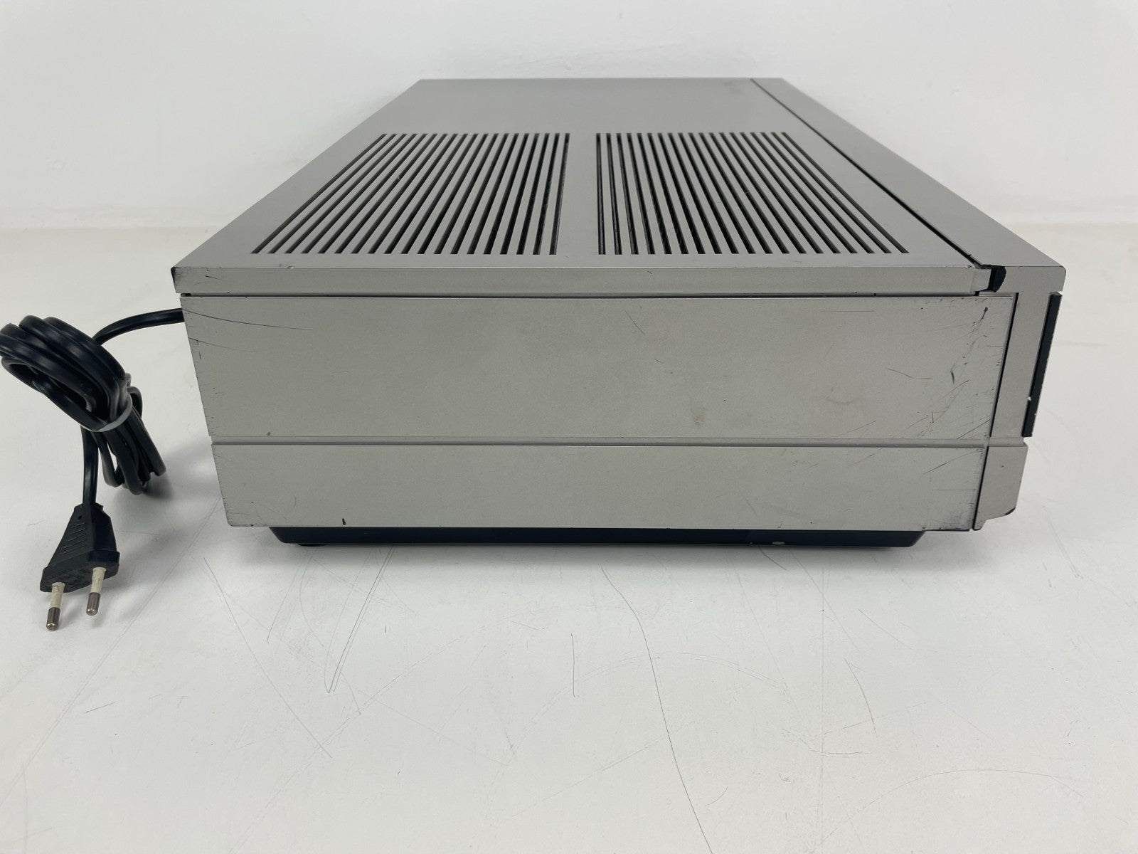 Grundig 2x4 Video 2000 VCR – Fully Serviced