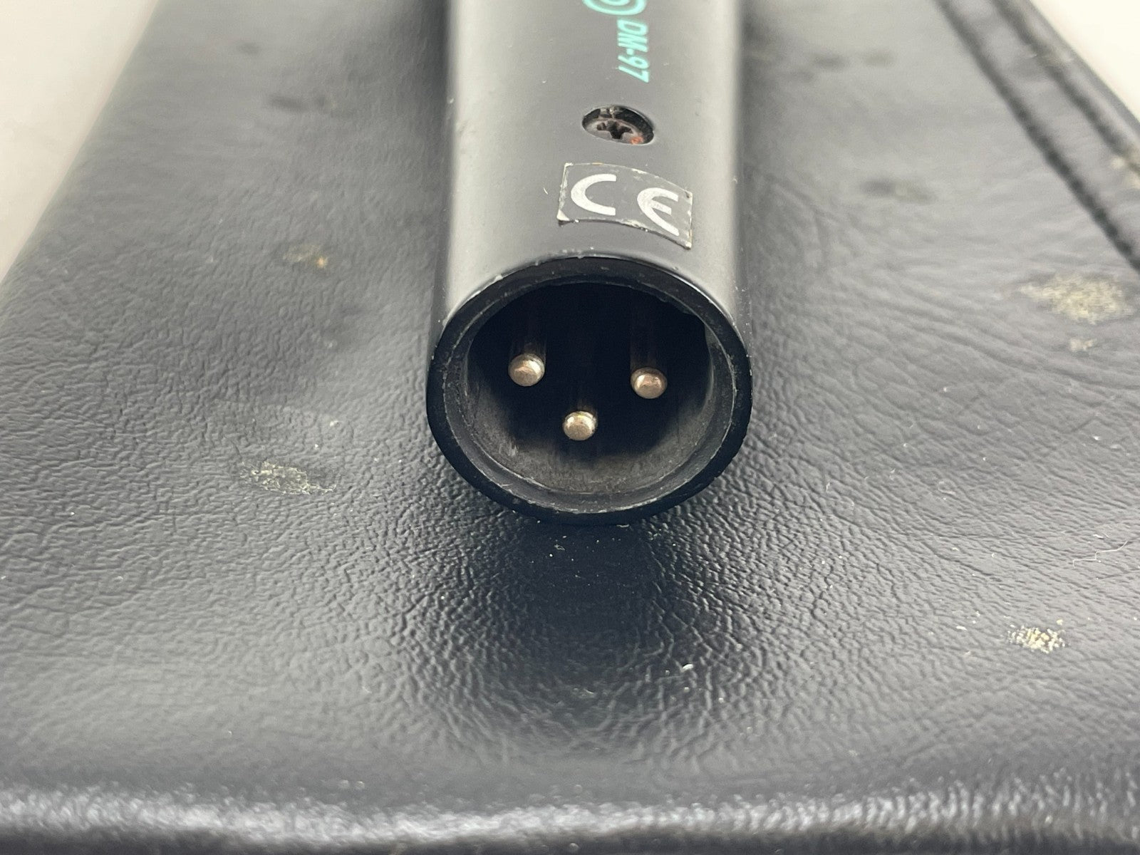 Vivanco DM-97 Dynamic Microphone with Case and Mount