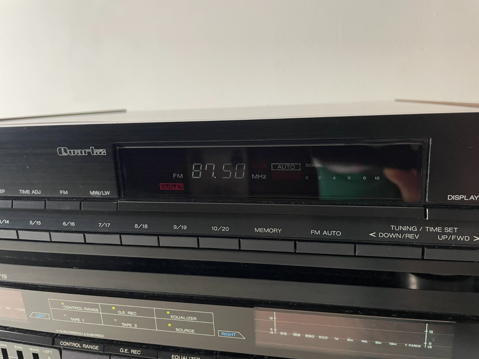 Akai AT-M739L Tuner + EA-M719 Equalizer + AM-M739 Amplifier -  Stereo Set