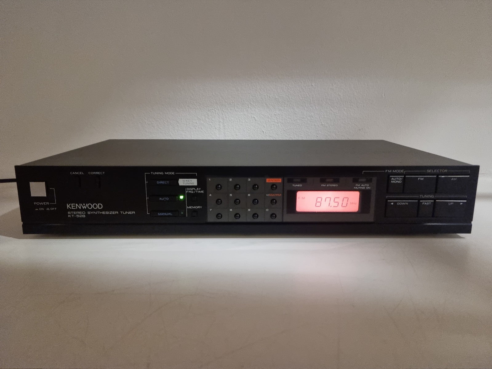 Kenwod KT-52B - Stereo Synthersizer Tuner -Mint condition