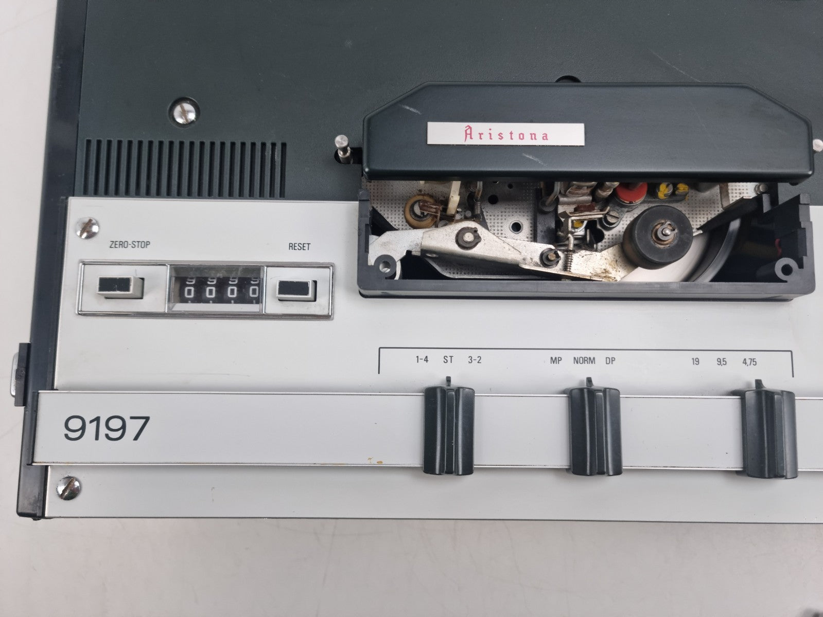 Aristona AR 9197 - Spoelbandrecorder - Licht onderhoud gehad - Met stofkap