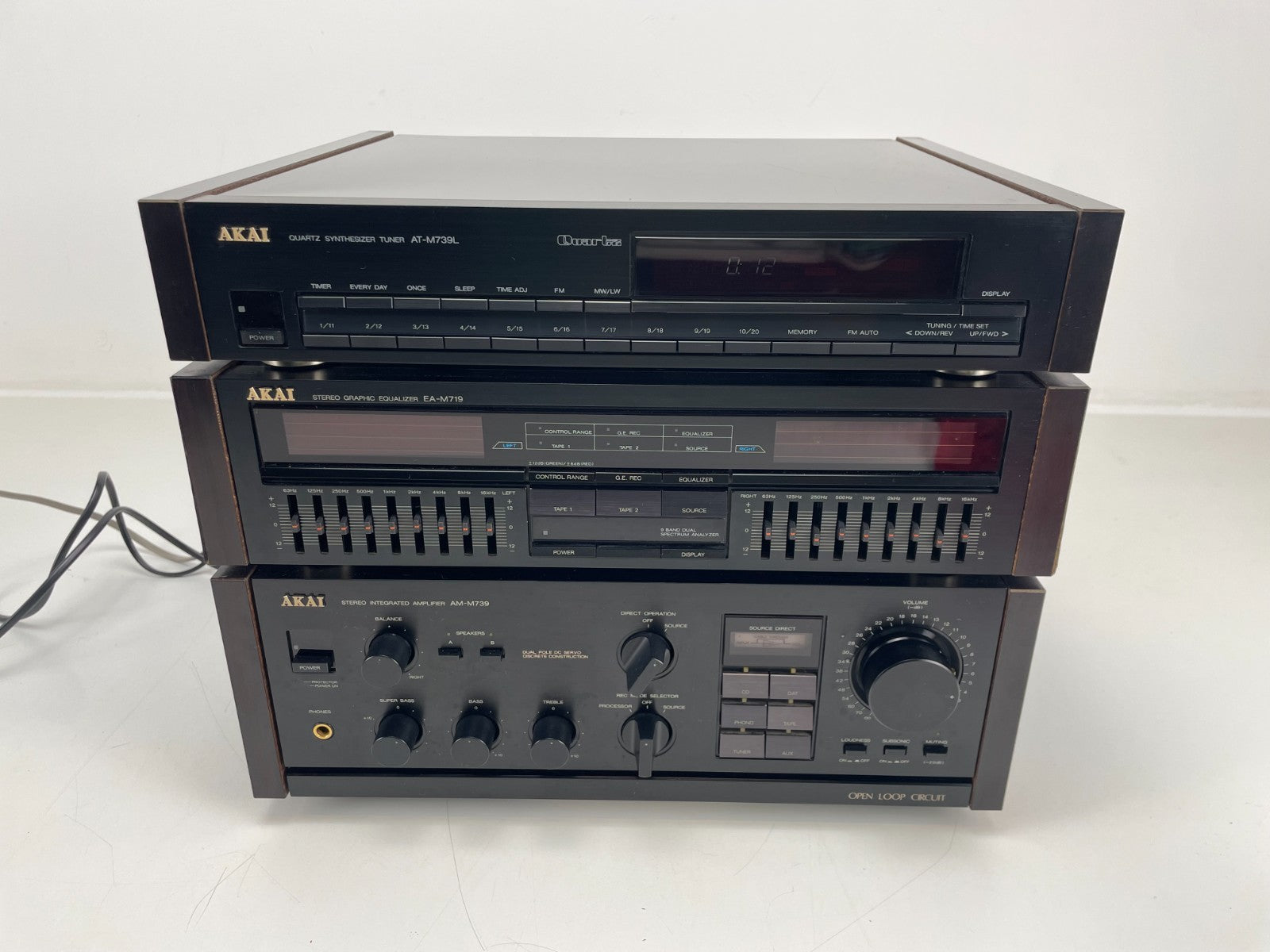 Akai AT-M739L Tuner + EA-M719 Equalizer + AM-M739 Amplifier -  Stereo Set