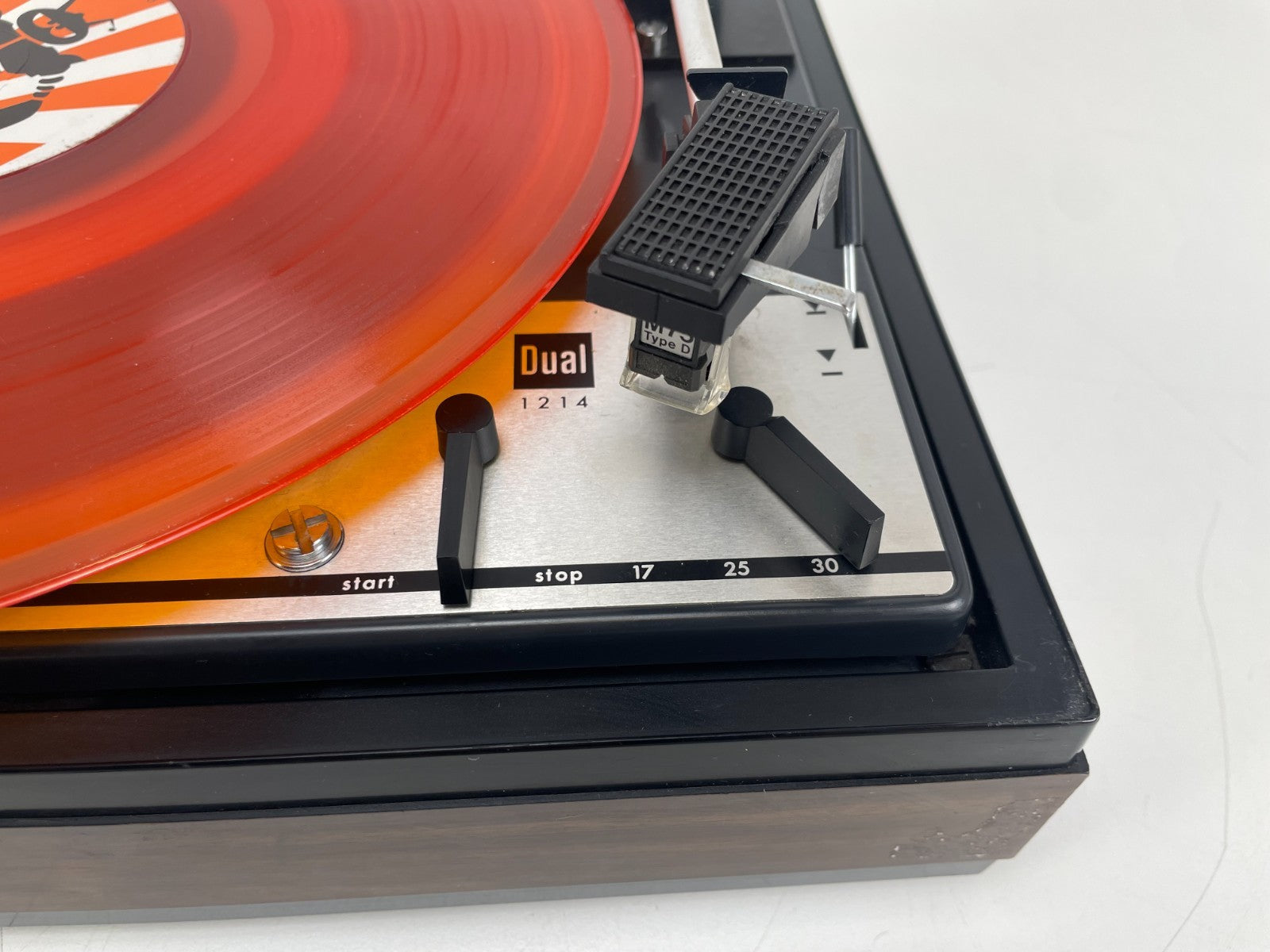 Dual 1214 draaitafel in CS16 plint - met stofkap - Shure SM75 D element