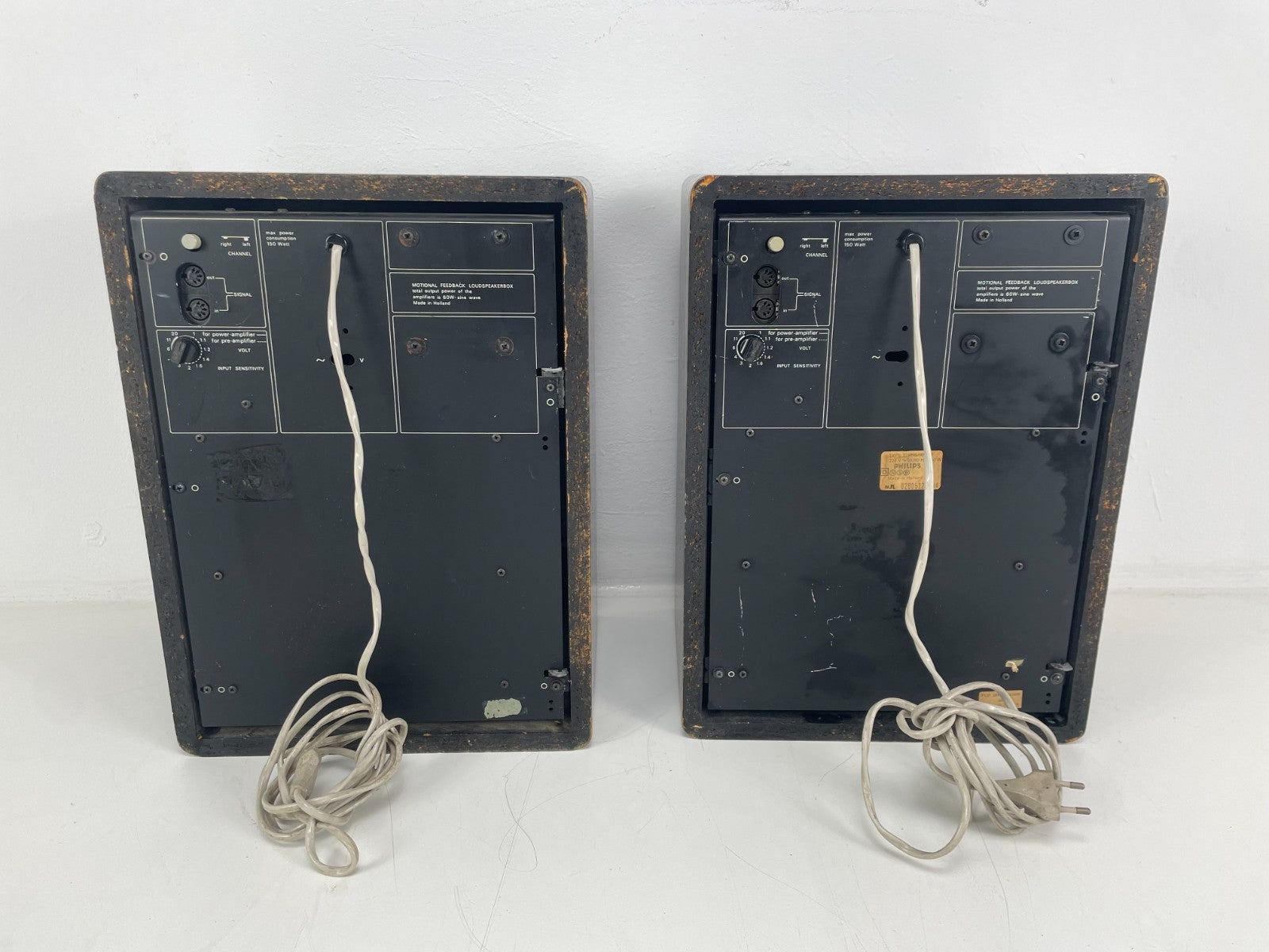 Philips 22RH544/50R MFB Active Speakers - Missing the two Logo strips