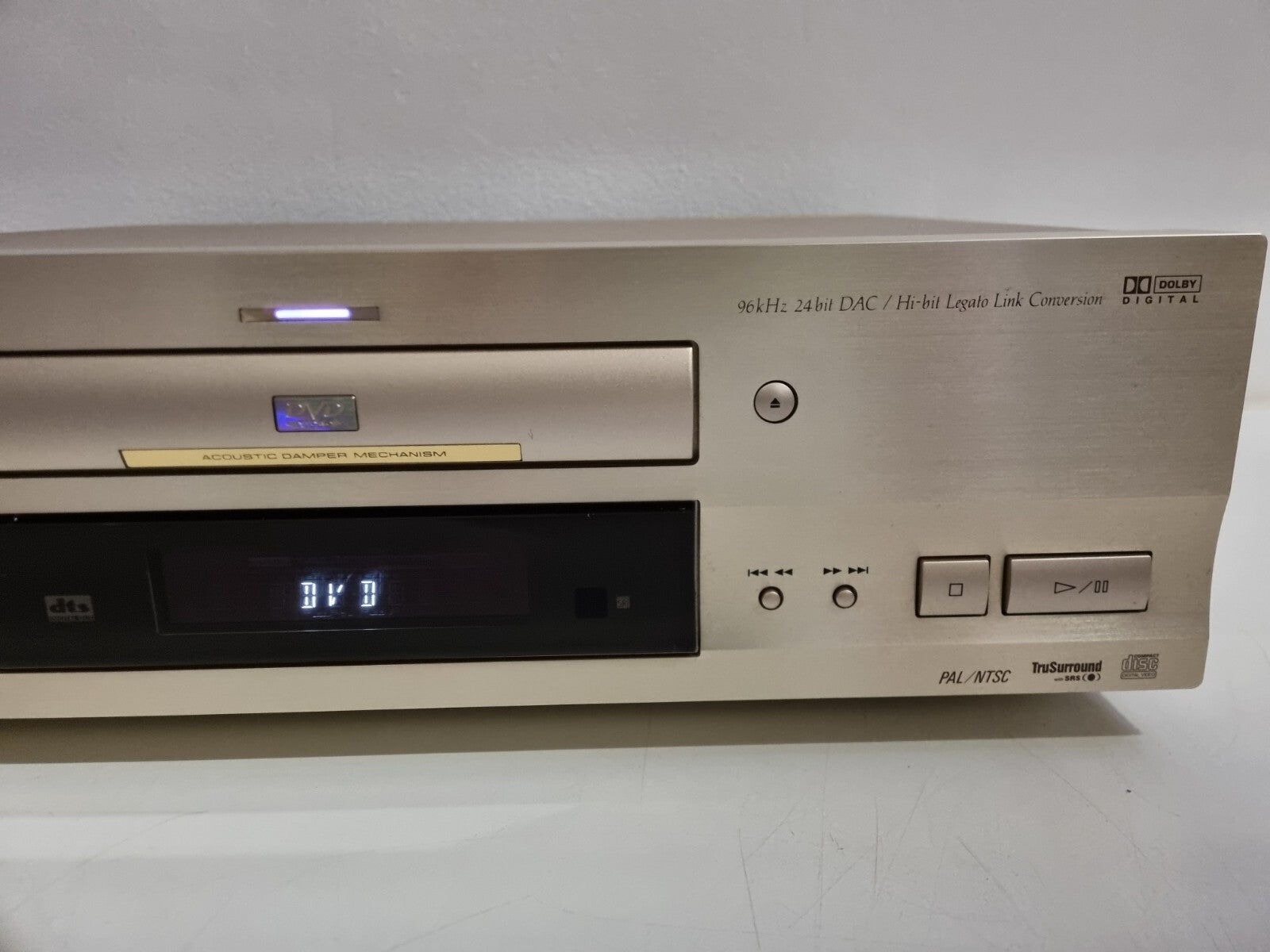 Pioneer DV-717 DVD Player96KHz 24 bit DAC/Hi-Bit - CD player with remote