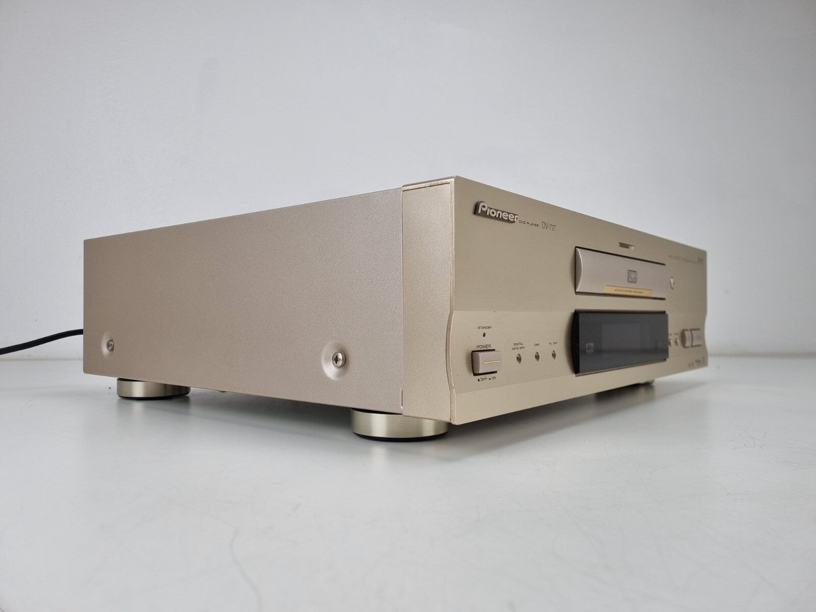 Pioneer DV-717 DVD Player96KHz 24 bit DAC/Hi-Bit - CD player with remote