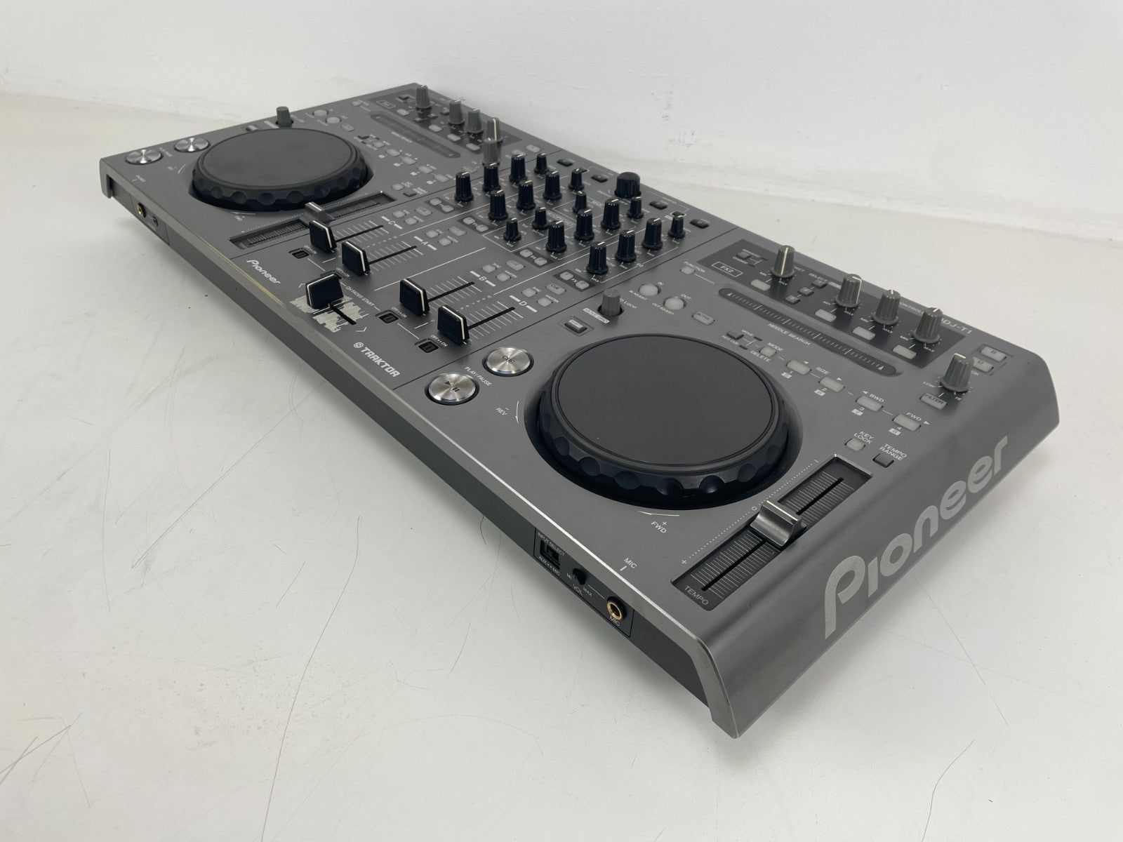 Pioneer DDJ-T1 DJ Controller
