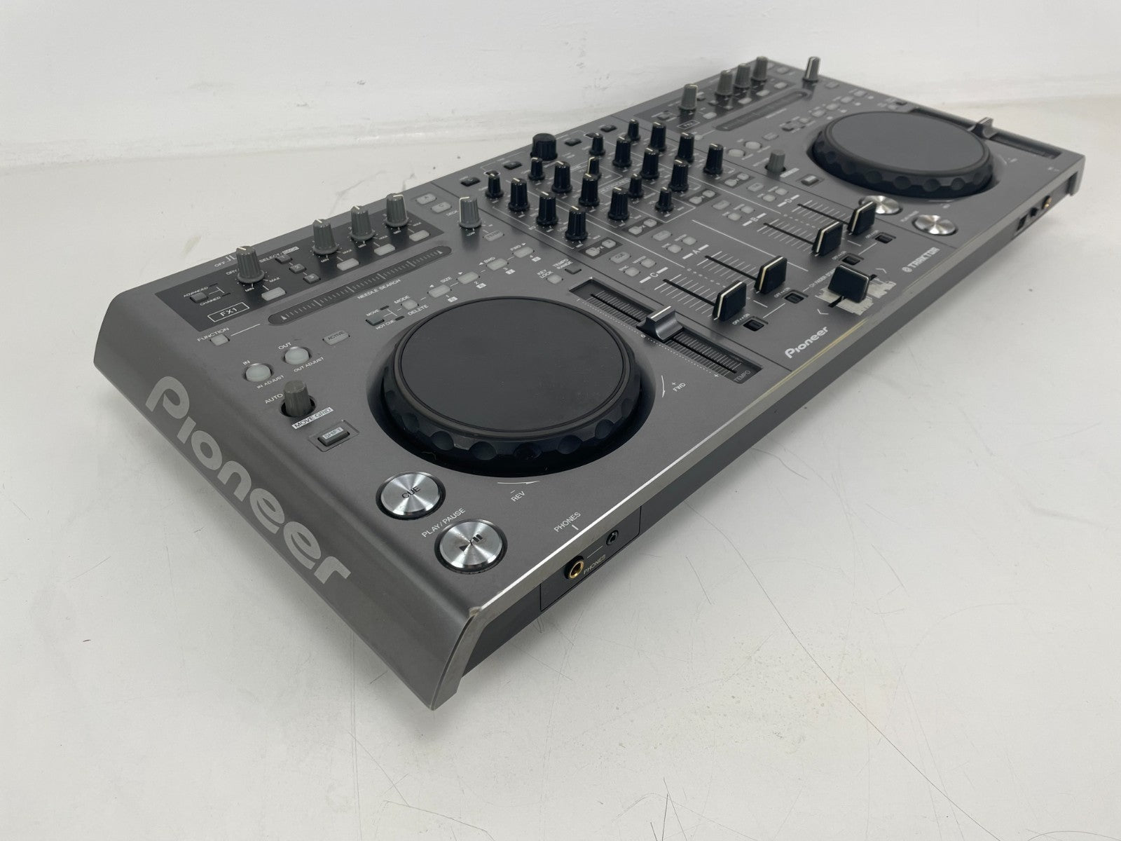 Pioneer DDJ-T1 DJ Controller