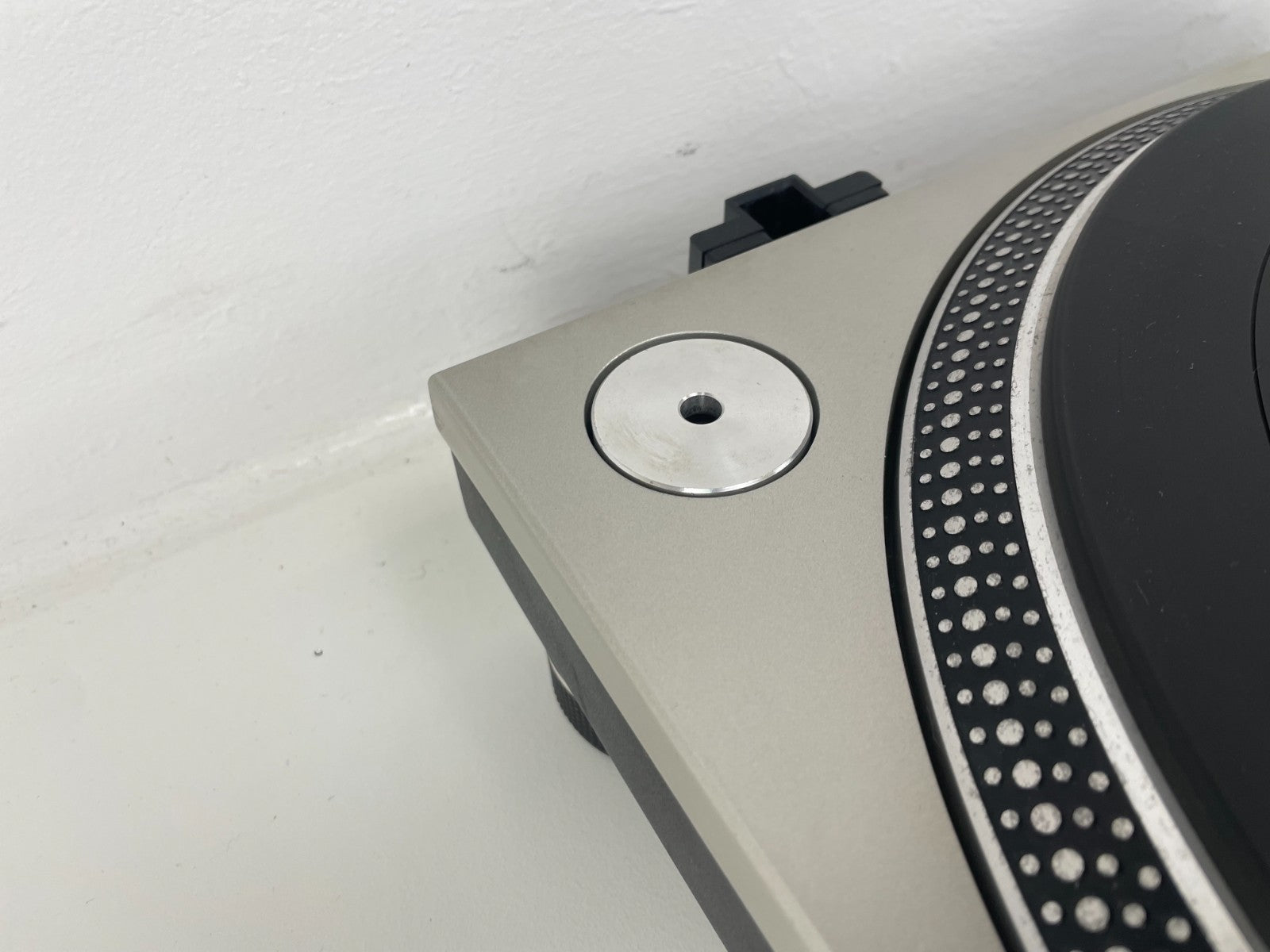 Technics SL-1200MK2 Turntable - Without Dustcover - With Ortofon Concorde