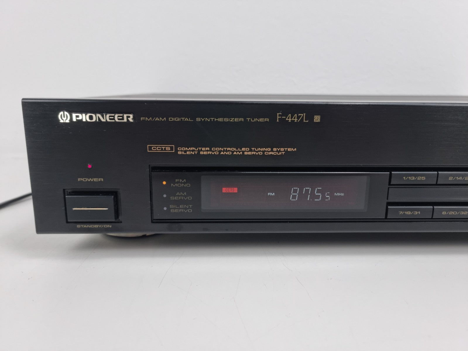Pioneer F-447L - FM/AM Digital Synthesizer Tuner