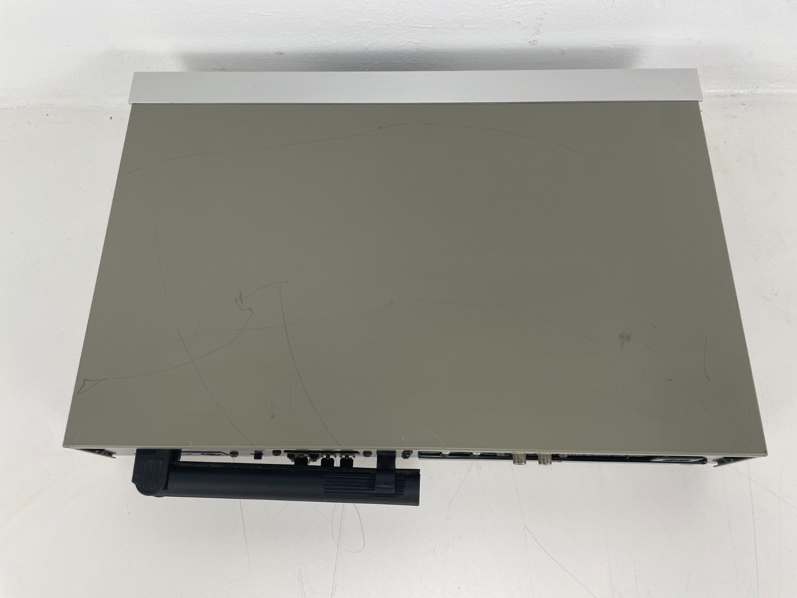 Akai AT-V04 Stereo AM/FM Tuner