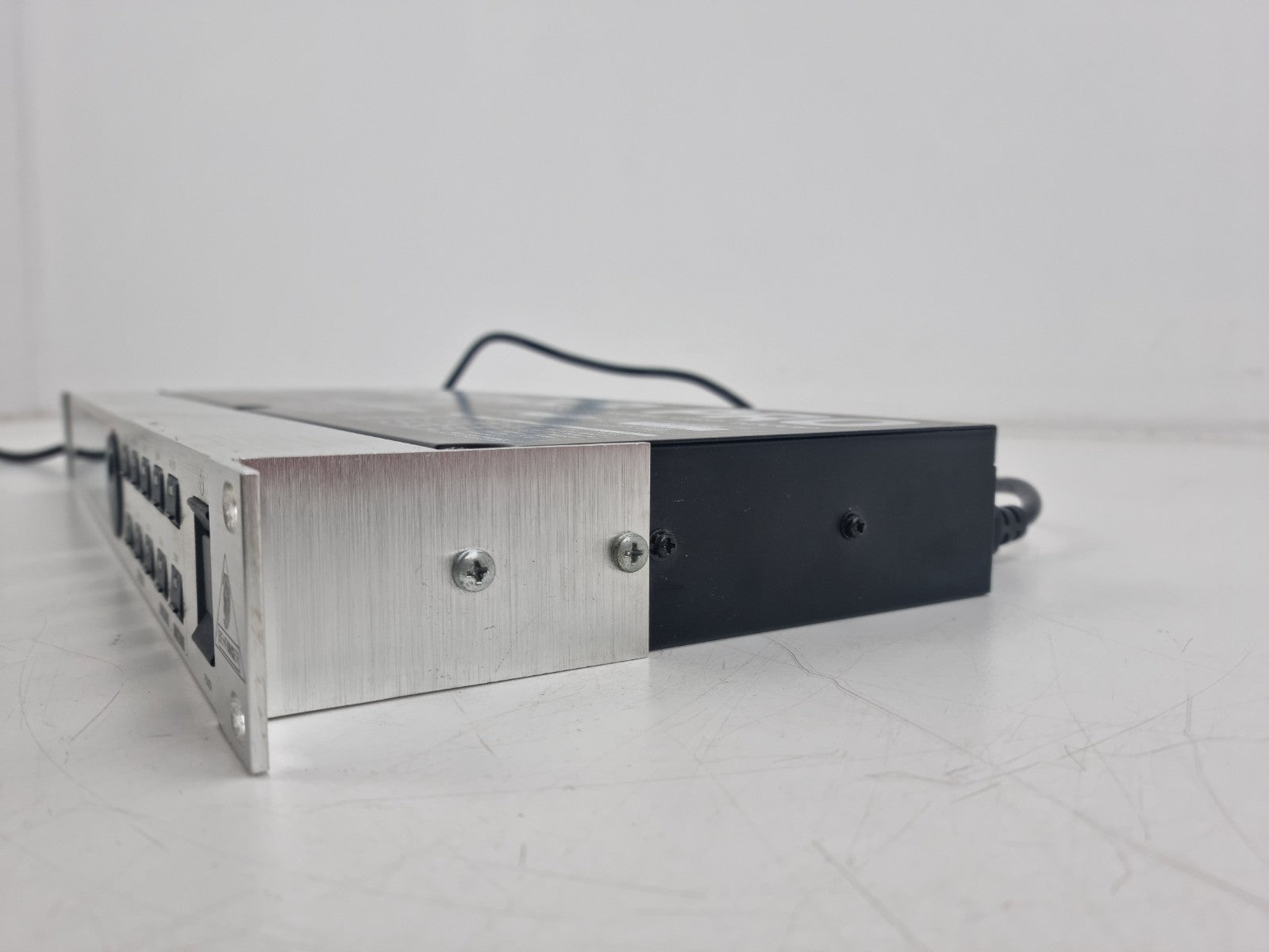 Behringer DSP 1200P Modulizer Pro - In new condition