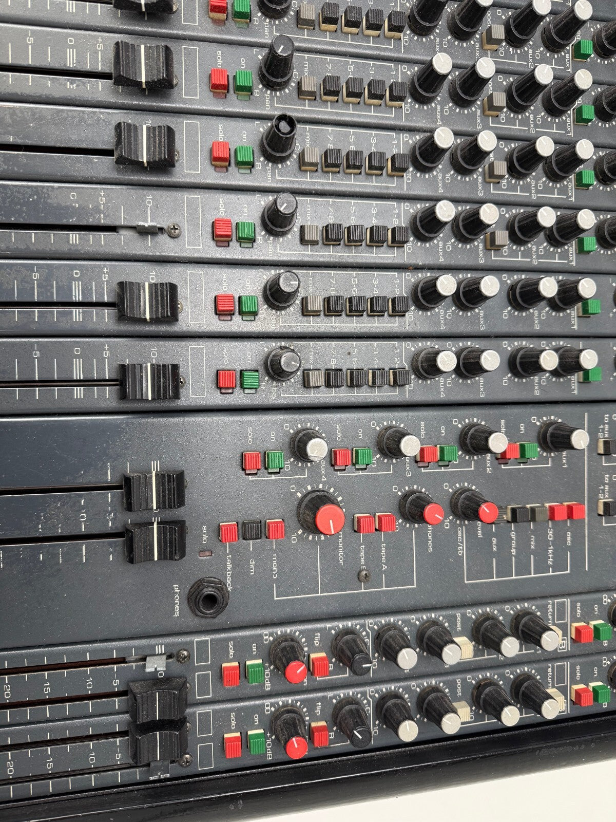 D&R Stylyx Analog Mixer 16-4-2 - No power supply