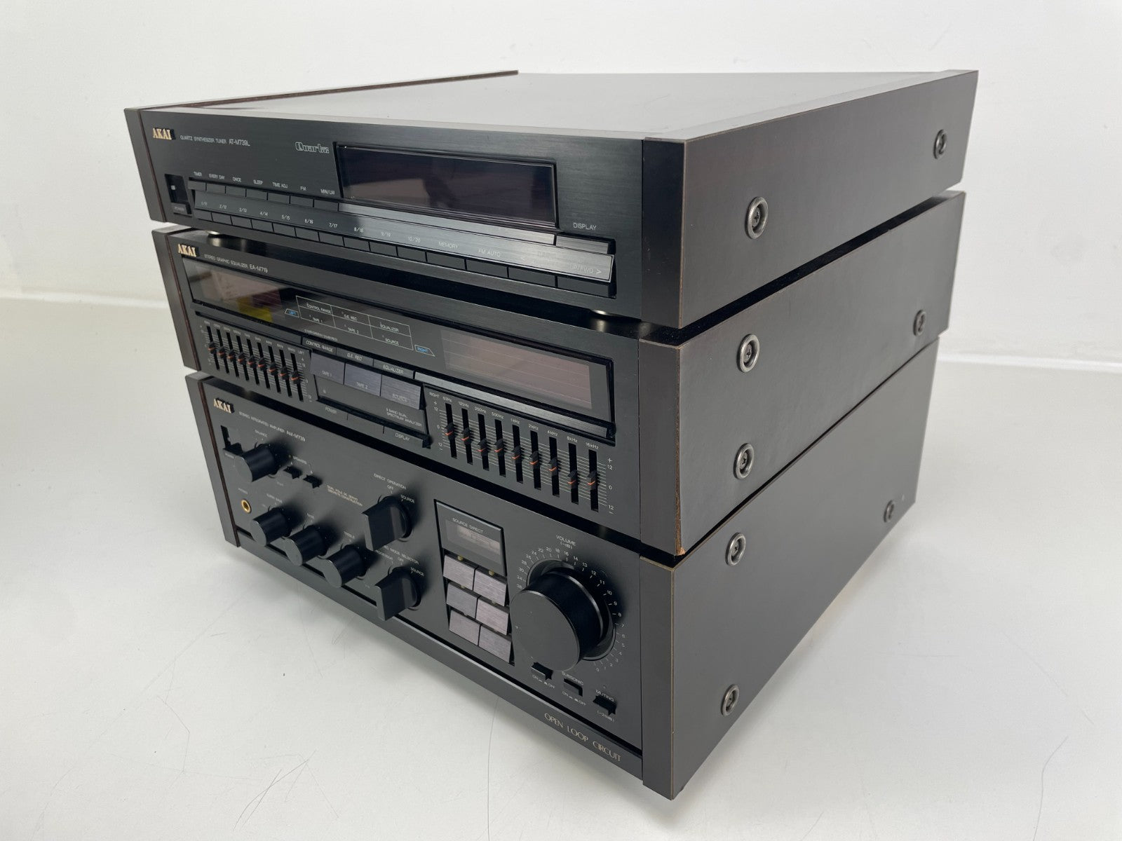Akai AT-M739L Tuner + EA-M719 Equalizer + AM-M739 Amplifier -  Stereo Set