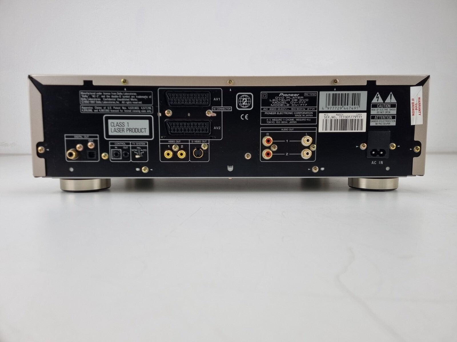 Pioneer DV-717 DVD Player96KHz 24 bit DAC/Hi-Bit - CD player with remote