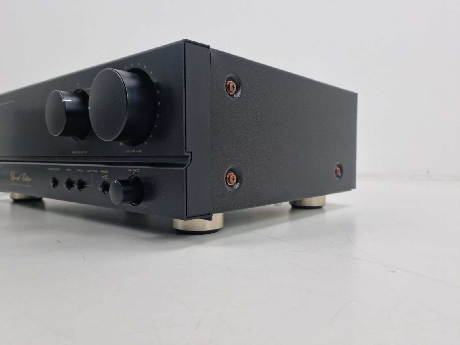 Marantz PM-40SE Stereo Integrated Amplifier- 43 watts per channel into 8Ω (stere