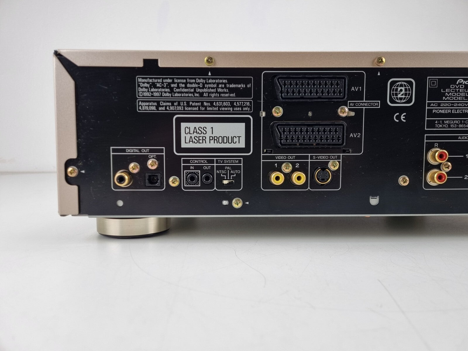 Pioneer DV-717 DVD Player96KHz 24 bit DAC/Hi-Bit - CD player with remote