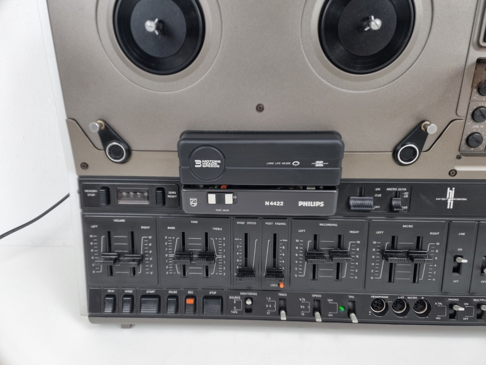 Philips N 4422 - 1/4'' Reel to Reel  Recorder- With Dustcover - With speakers