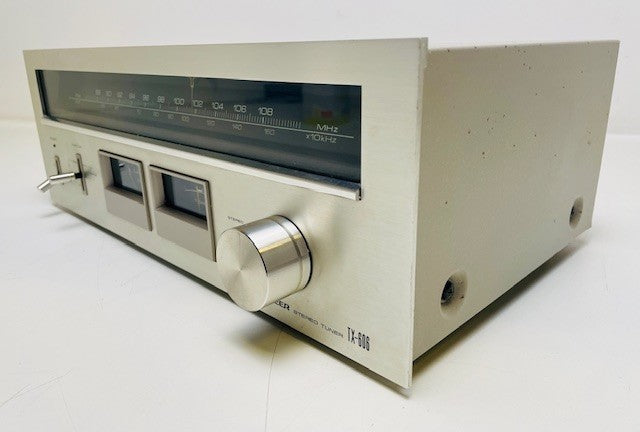 Pioneer TX-606 AM/FM Stereo Tuner - New scale lights
