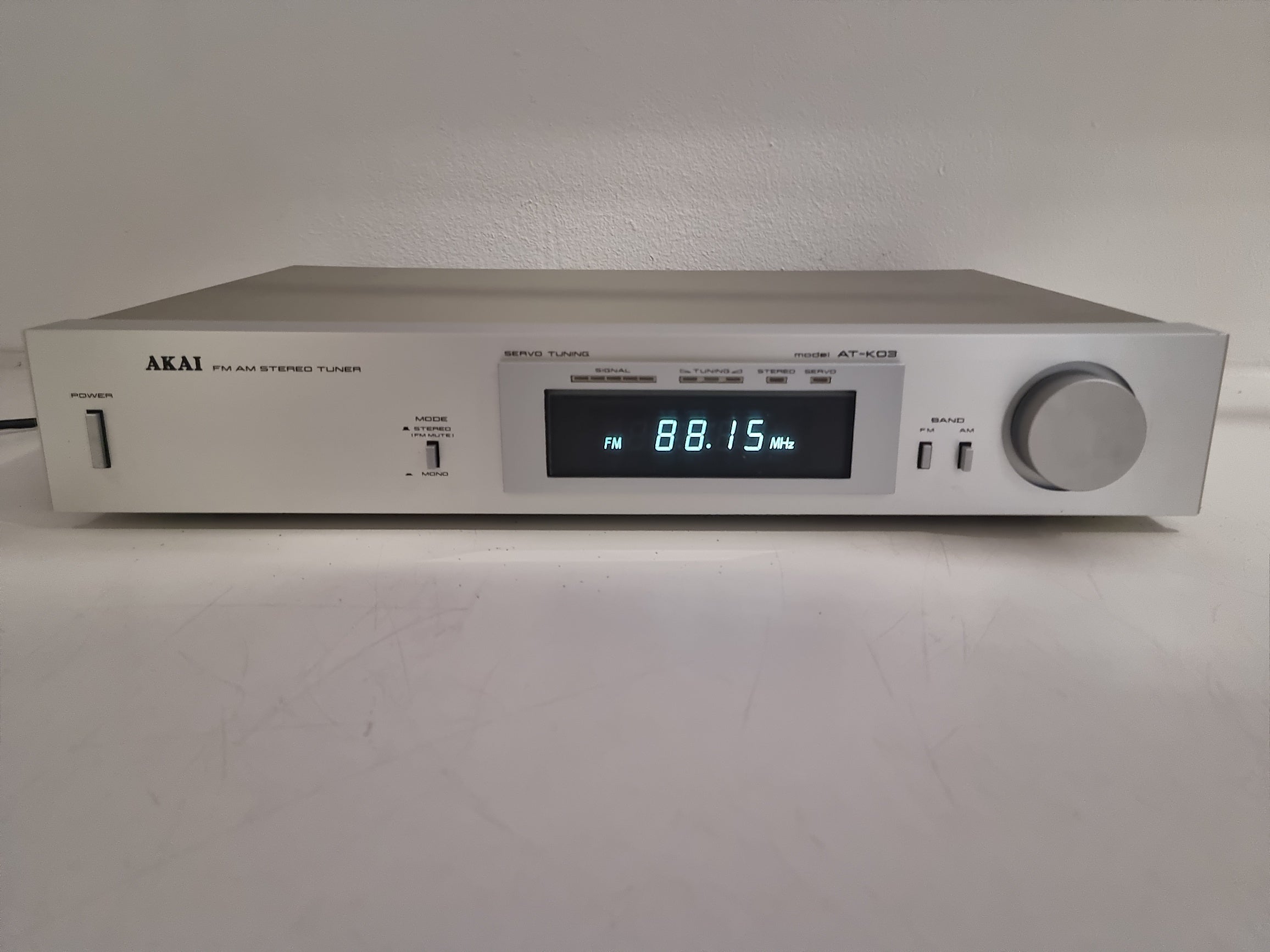 Akai AT-K03 AM/FM Stereo Tuner - In original box with instructions