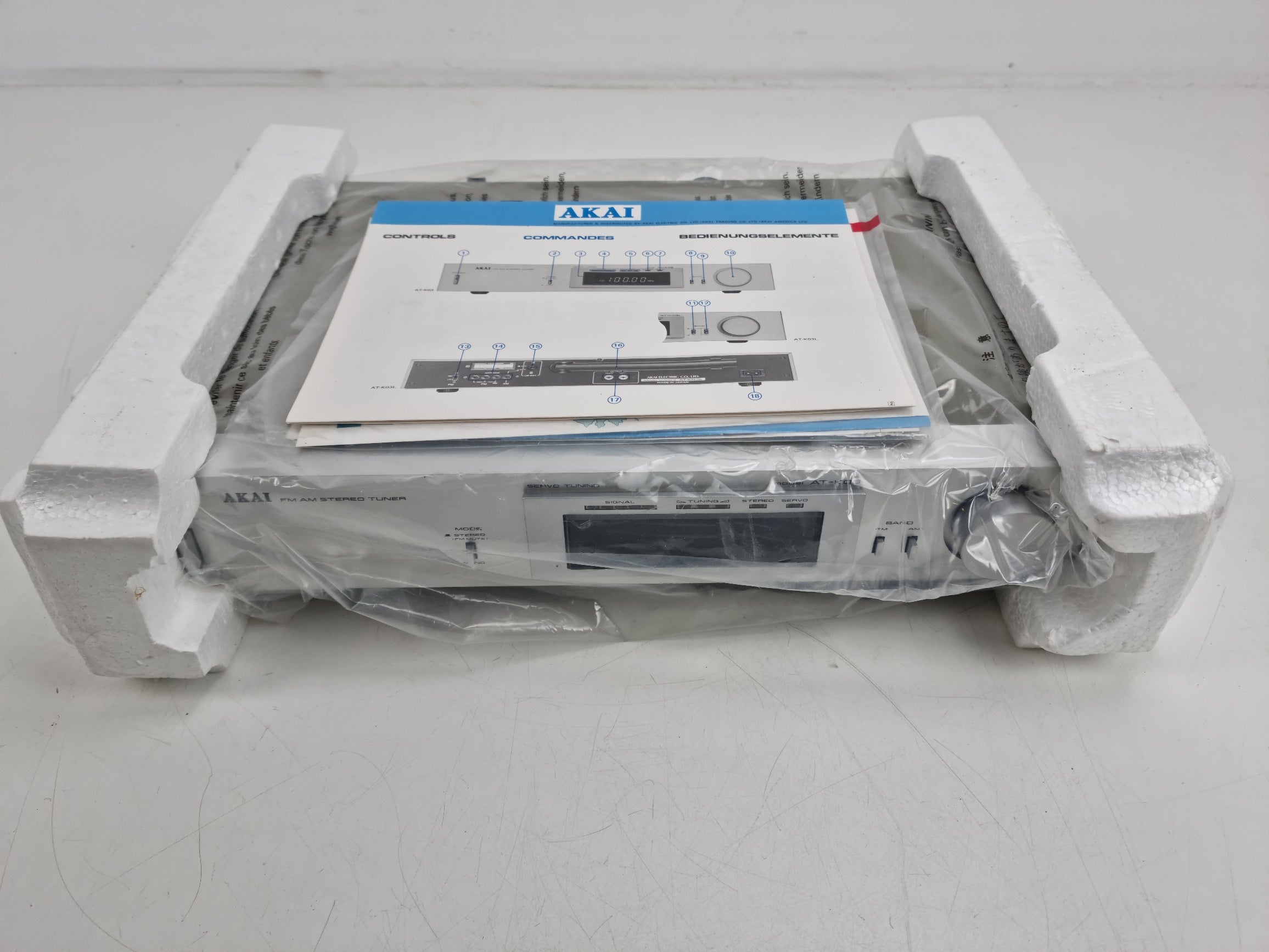 Akai AT-K03 AM/FM Stereo Tuner - In original box with instructions