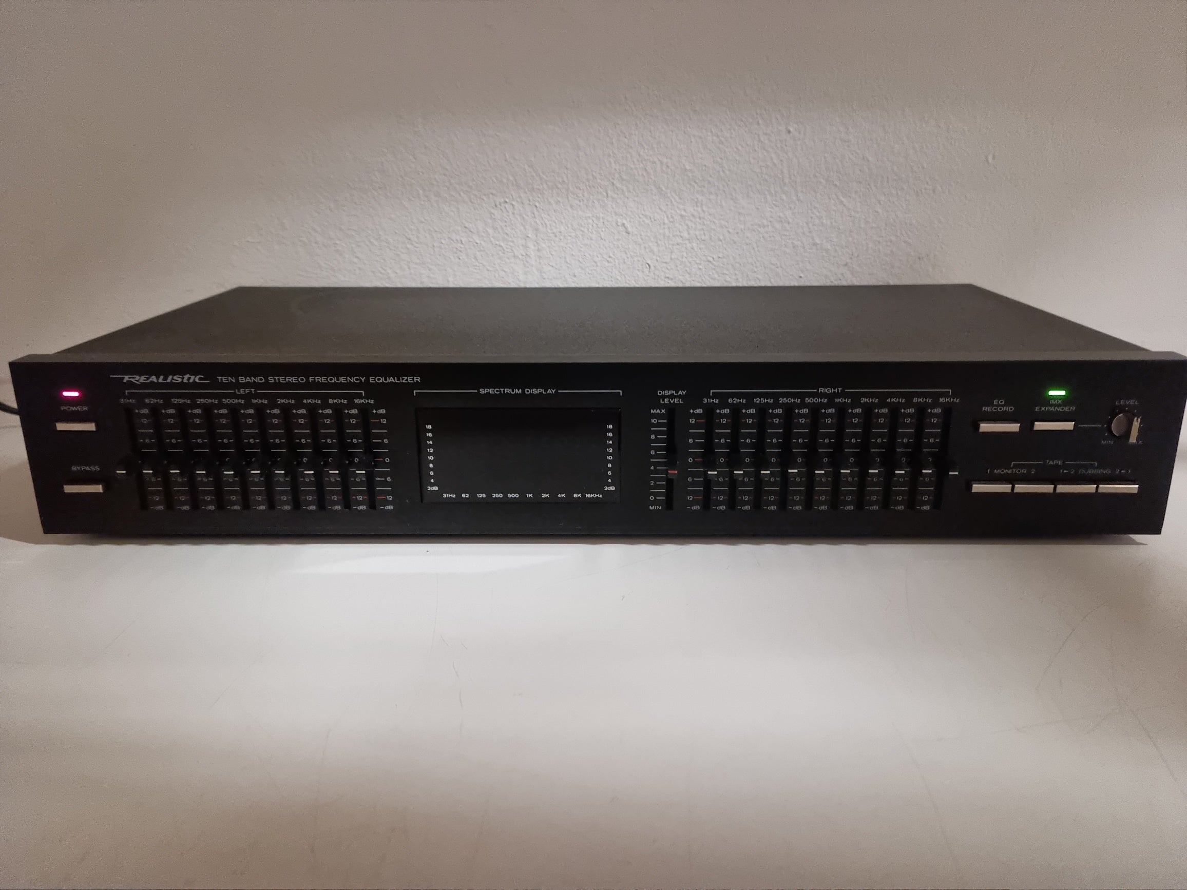 Realistic - 31-9081 Spectrum Analyzer 10 Band Equalizer