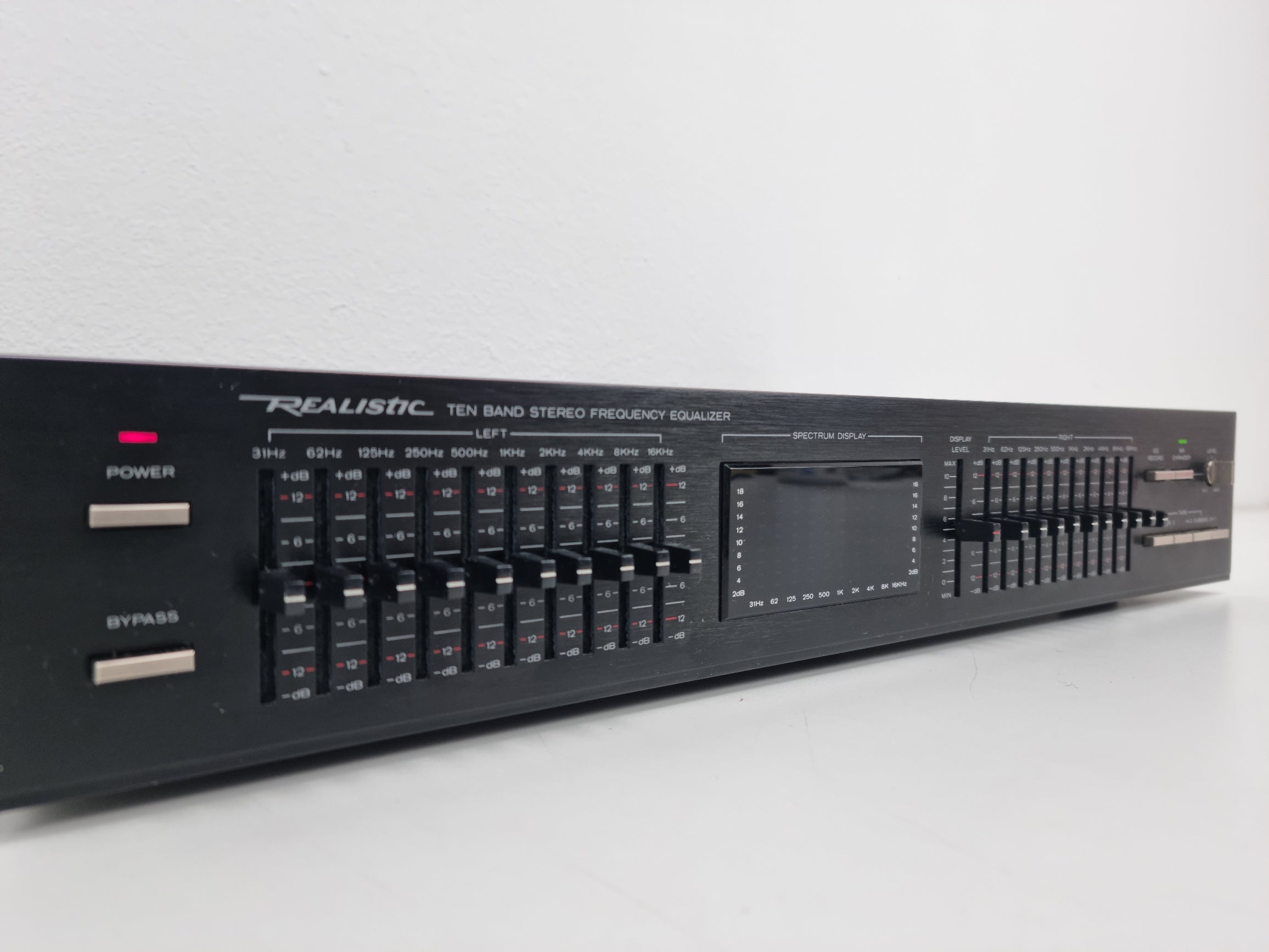 Realistic - 31-9081 Spectrumanalysator met 10-bands equalizer