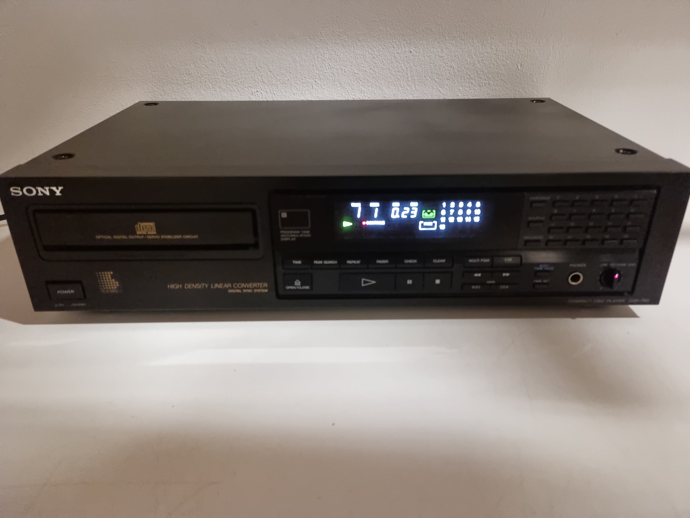 Sony - CDP-790 compact disc-speler - Nieuwe laser - De kap hierboven is opnieuw gespoten