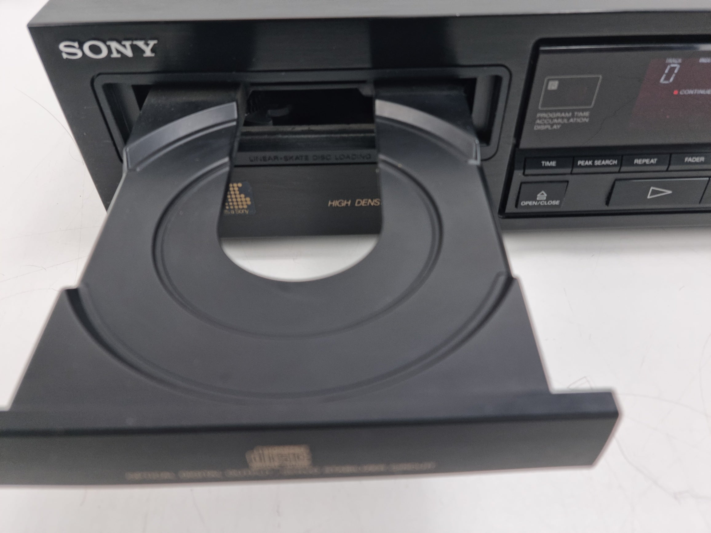 Sony - CDP-790 Compact Disc Player - New Laser - The hood above has been resprayed