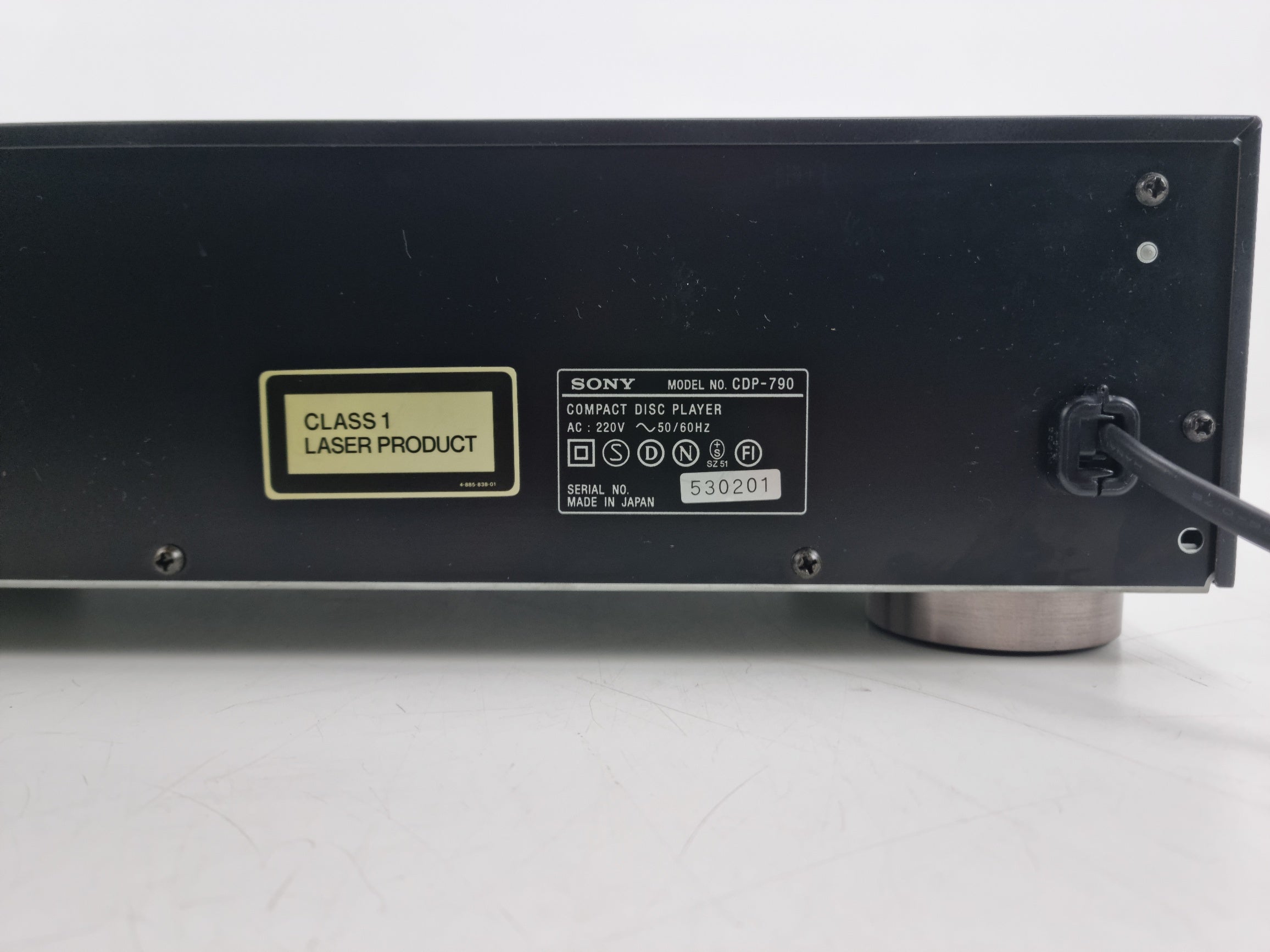 Sony - CDP-790 Compact Disc Player - New Laser - The hood above has been resprayed