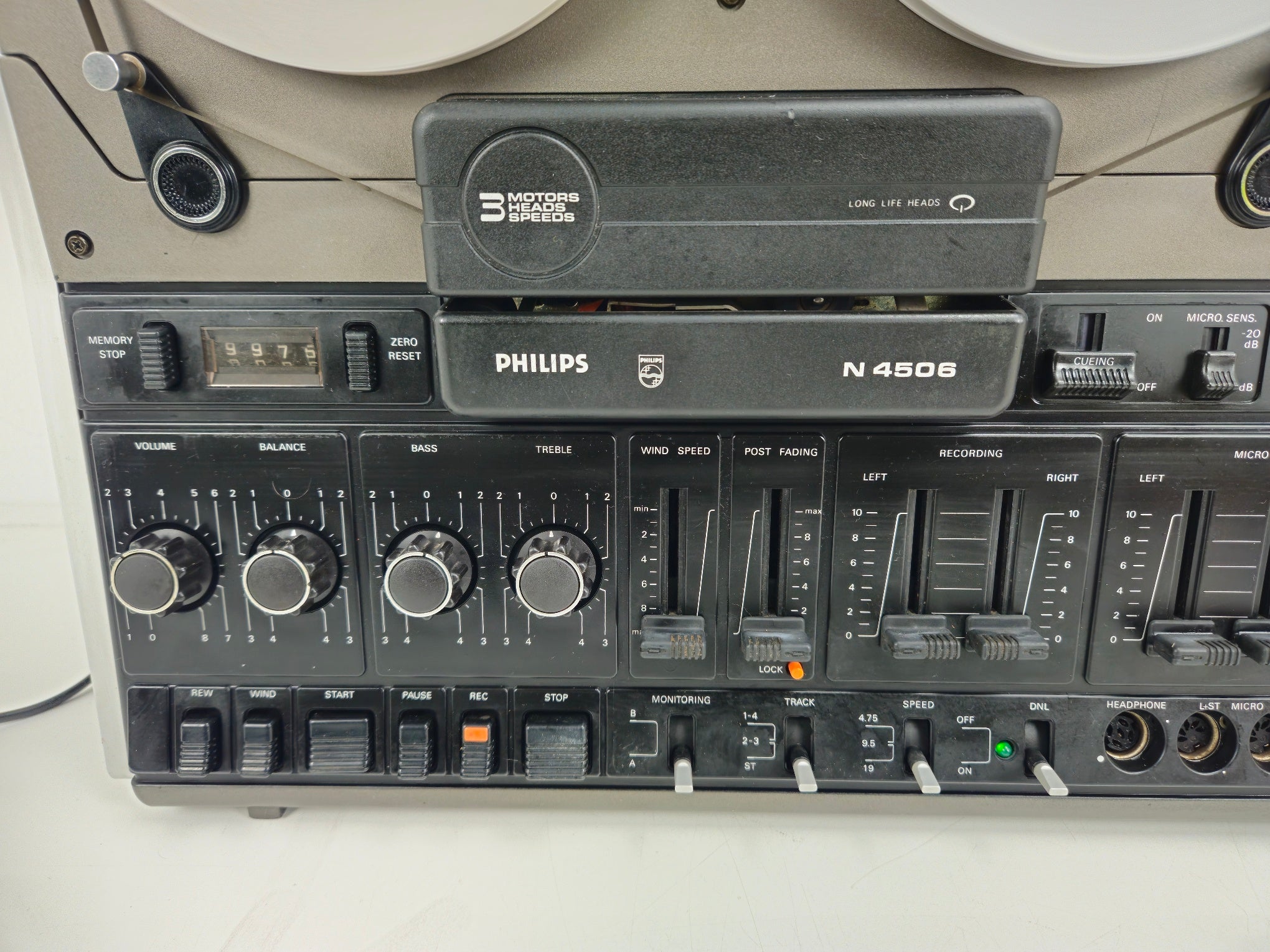 Philips - N4506 - Stereo cassettedeck - Stofkap