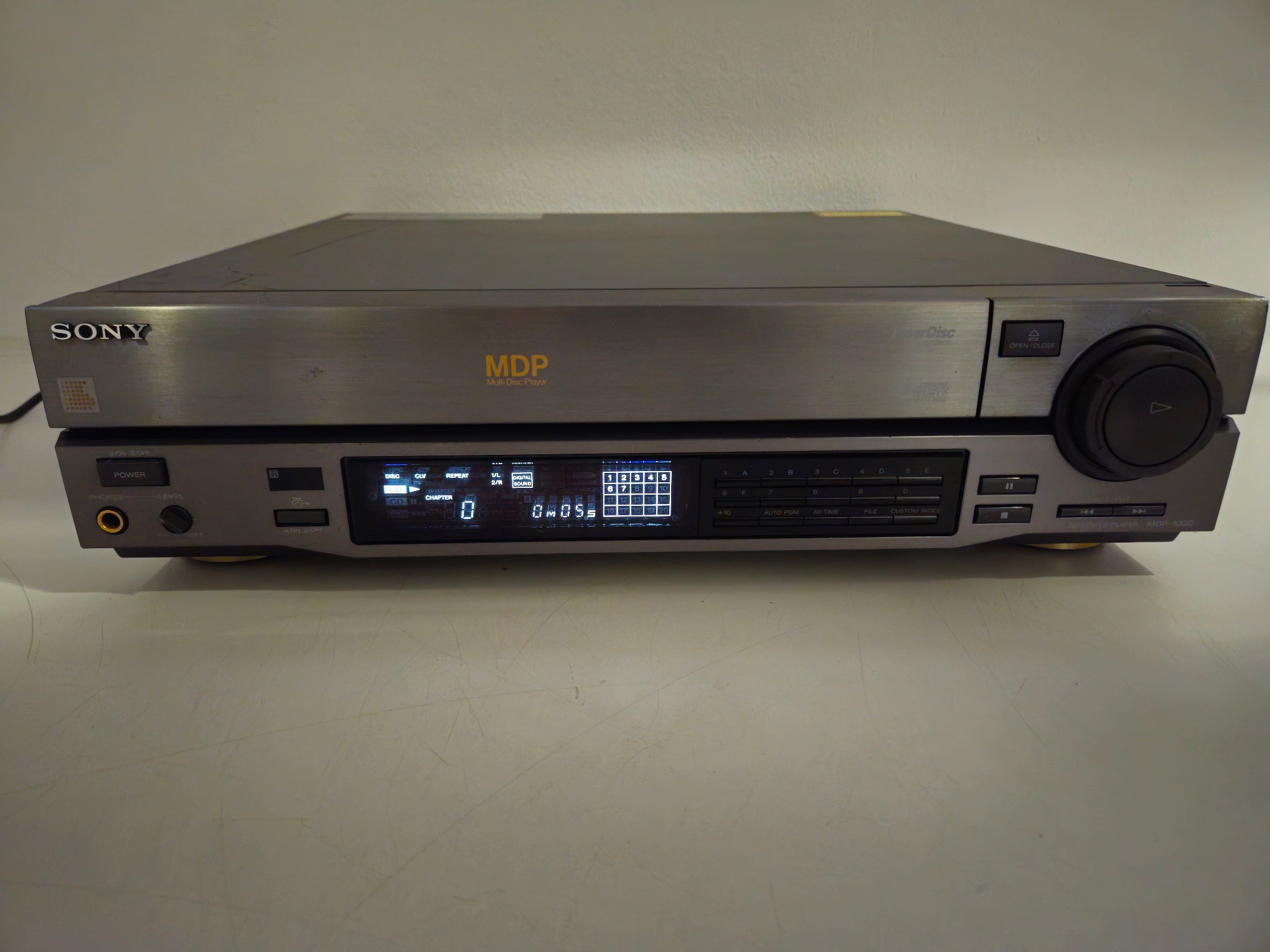 Sony - MDP-533D - CD CDV LD Player