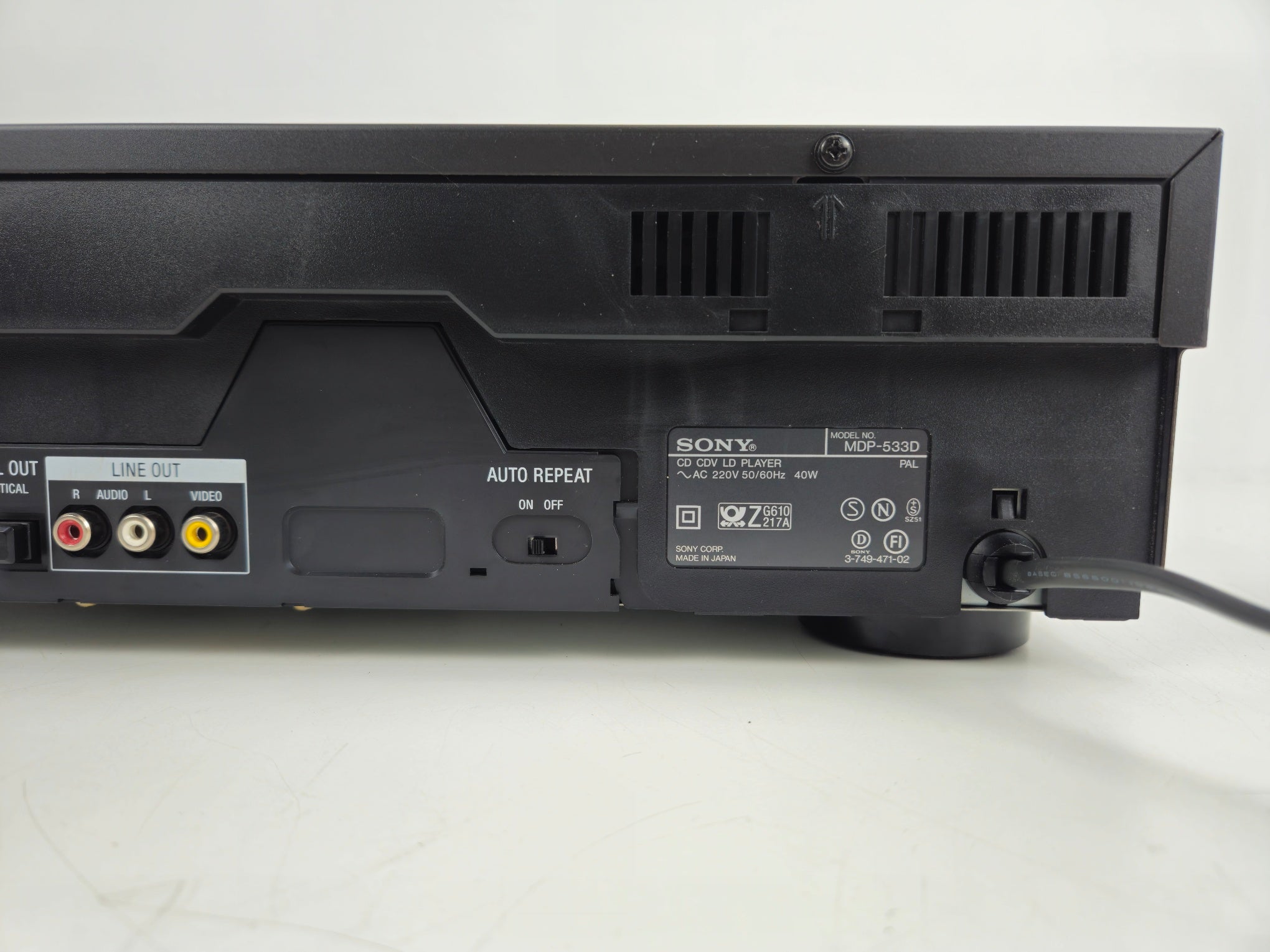 Sony - MDP-533D - CD CDV LD Player