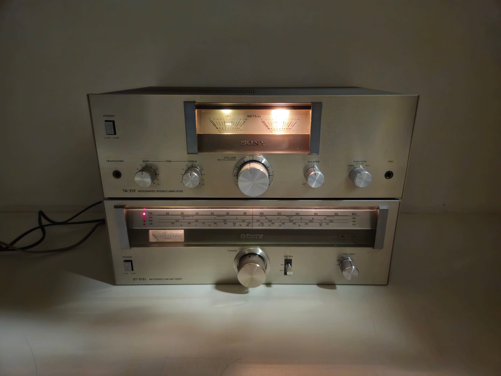 Sony - TA-212 - Integrated Stereo Amplifier - ST-212L - FM Stereo/FM-AM Tuner