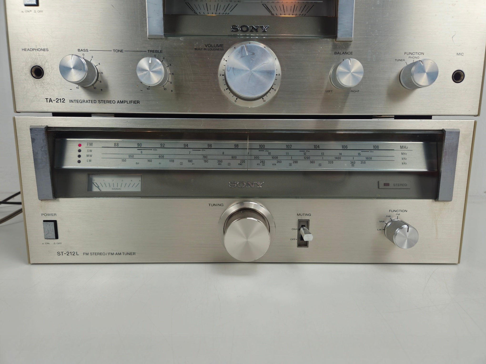 Sony - TA-212 - Integrated Stereo Amplifier - ST-212L - FM Stereo/FM-AM Tuner