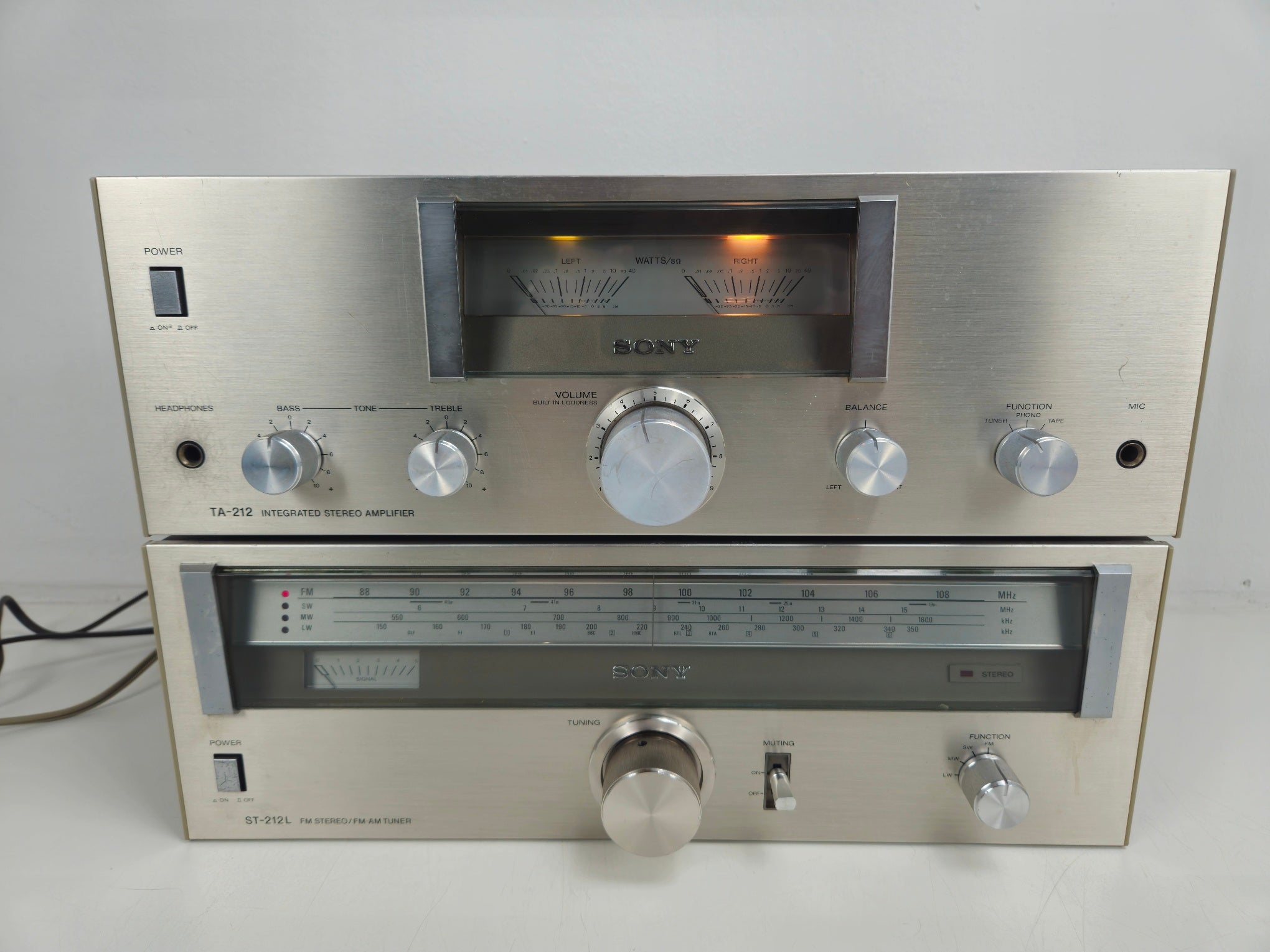 Sony - TA-212 - Integrated Stereo Amplifier - ST-212L - FM Stereo/FM-AM Tuner
