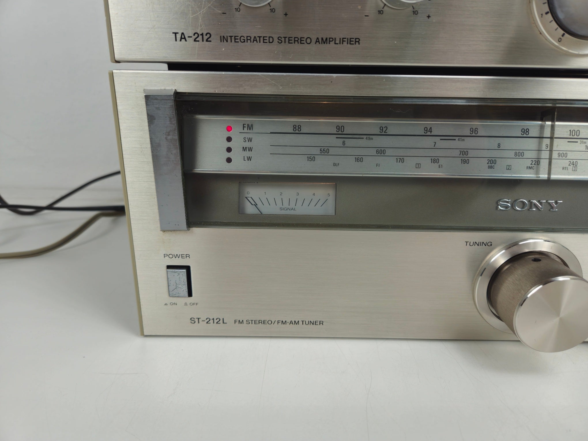 Sony - TA-212 - Integrated Stereo Amplifier - ST-212L - FM Stereo/FM-AM Tuner