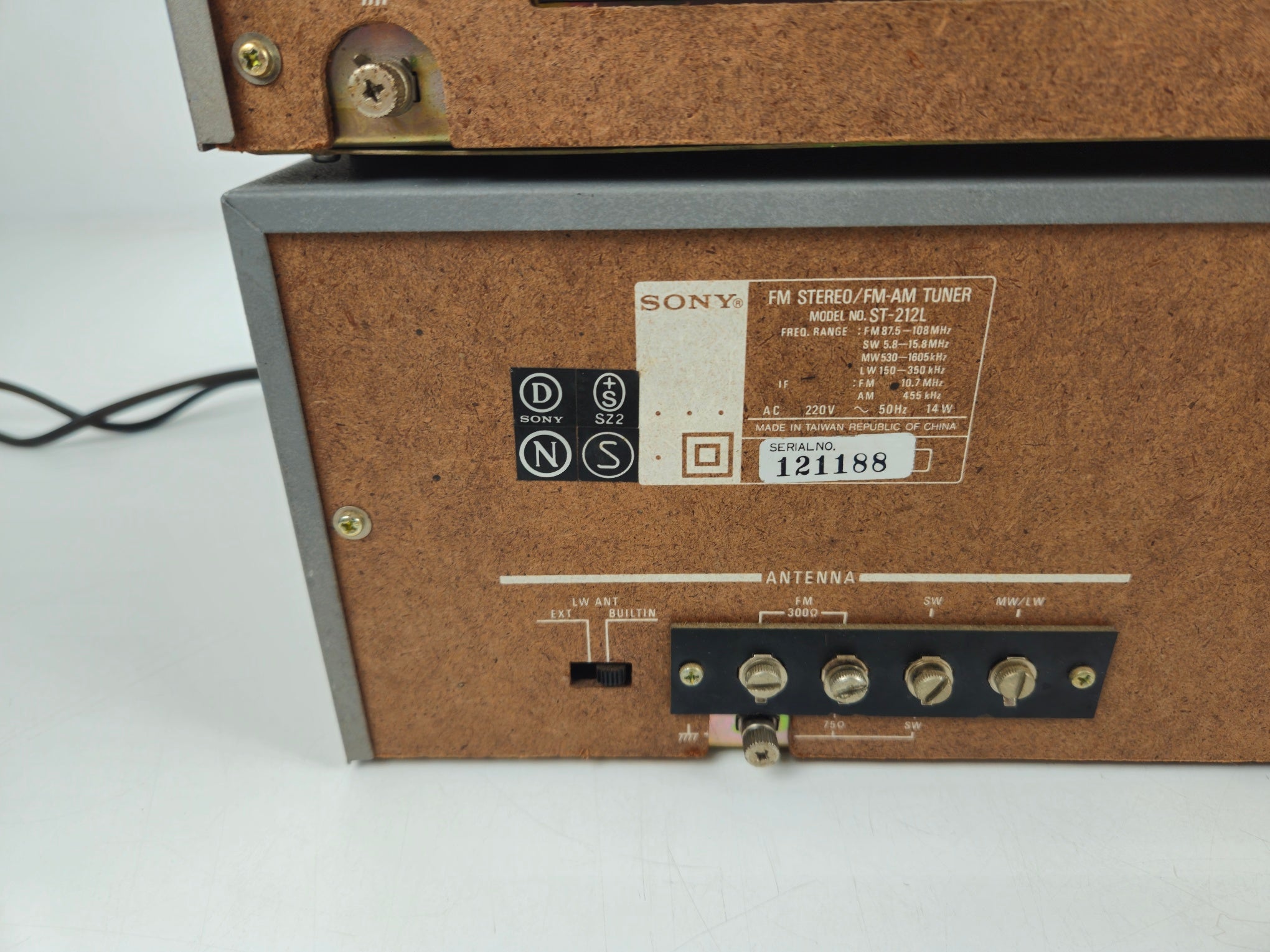 Sony - TA-212 - Integrated Stereo Amplifier - ST-212L - FM Stereo/FM-AM Tuner