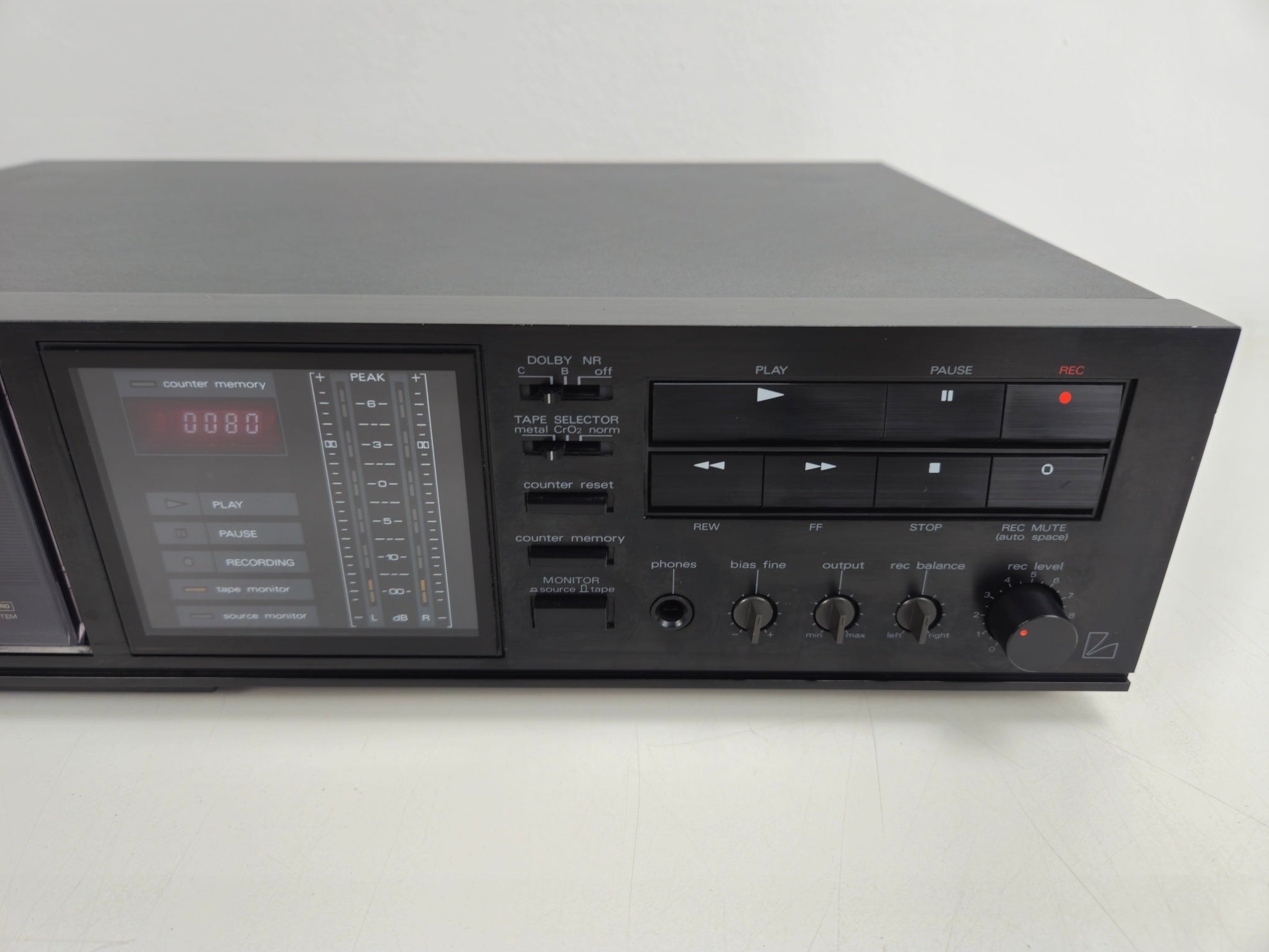 Luxman - K-112 - Stereo 3 head Cassette Deck