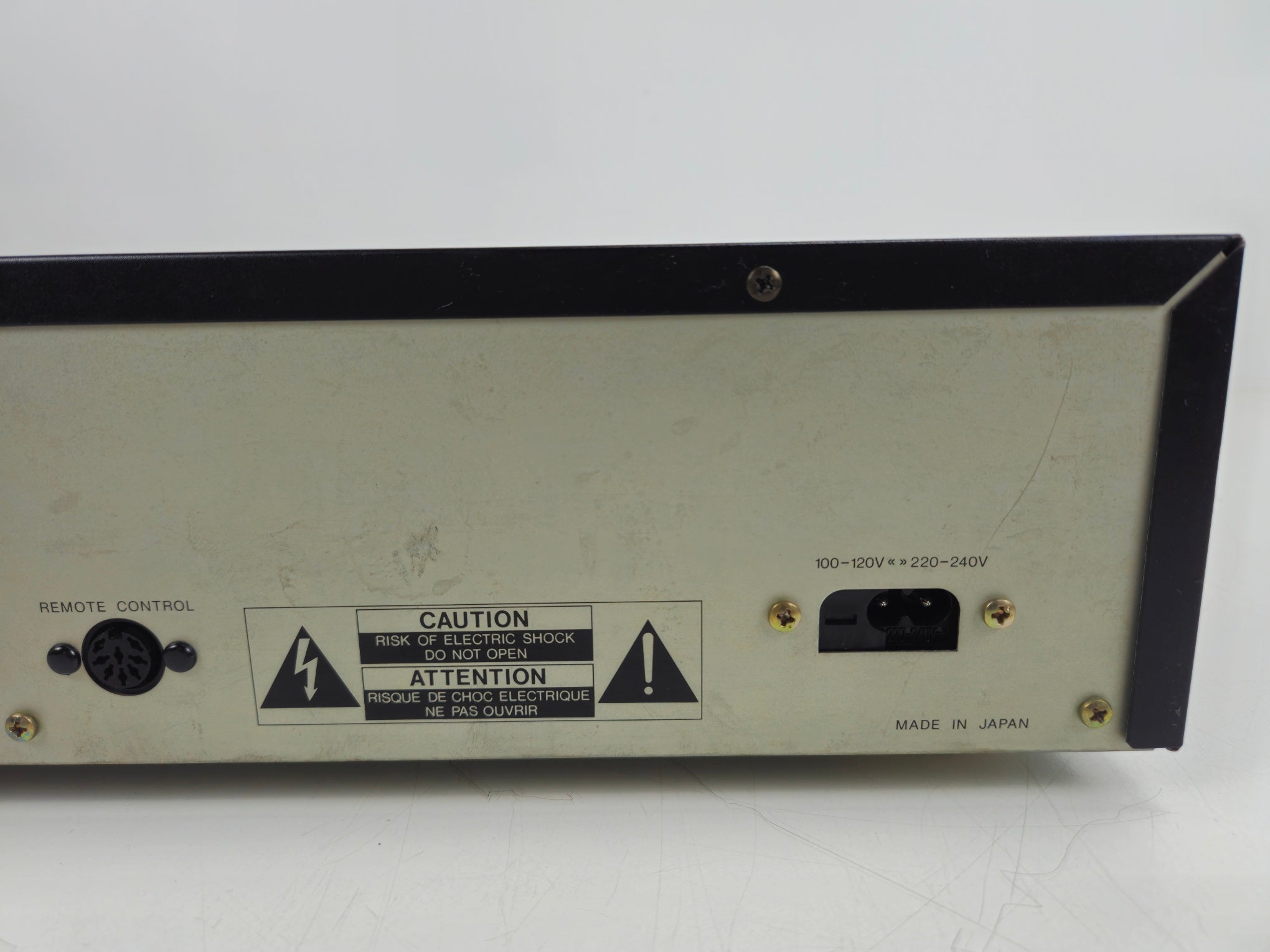 Luxman - K-112 - Stereo 3 head Cassette Deck