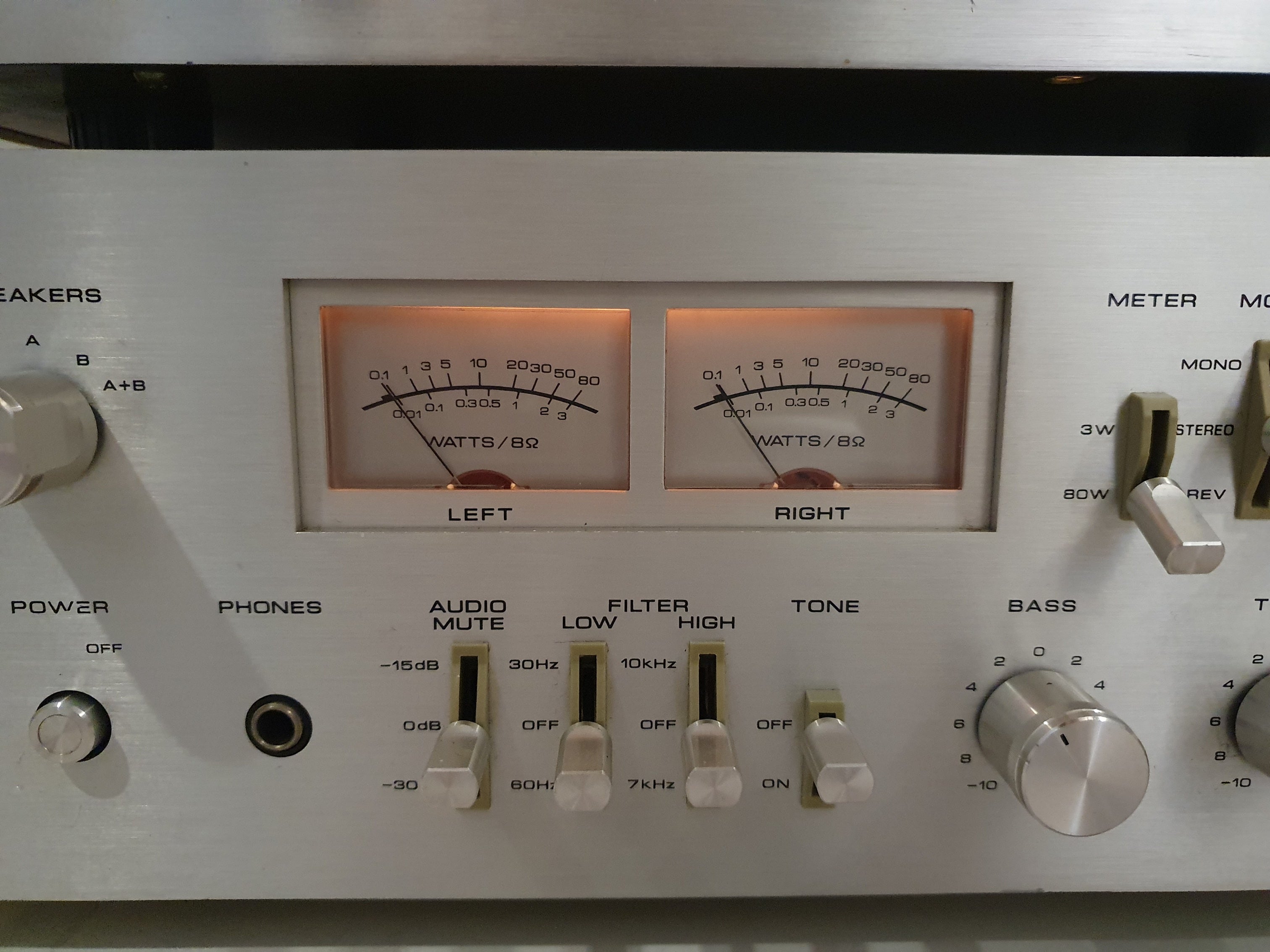 Akai AM2600 Stereo Amplifier (Serviced) - AT2400 Tuner - Set