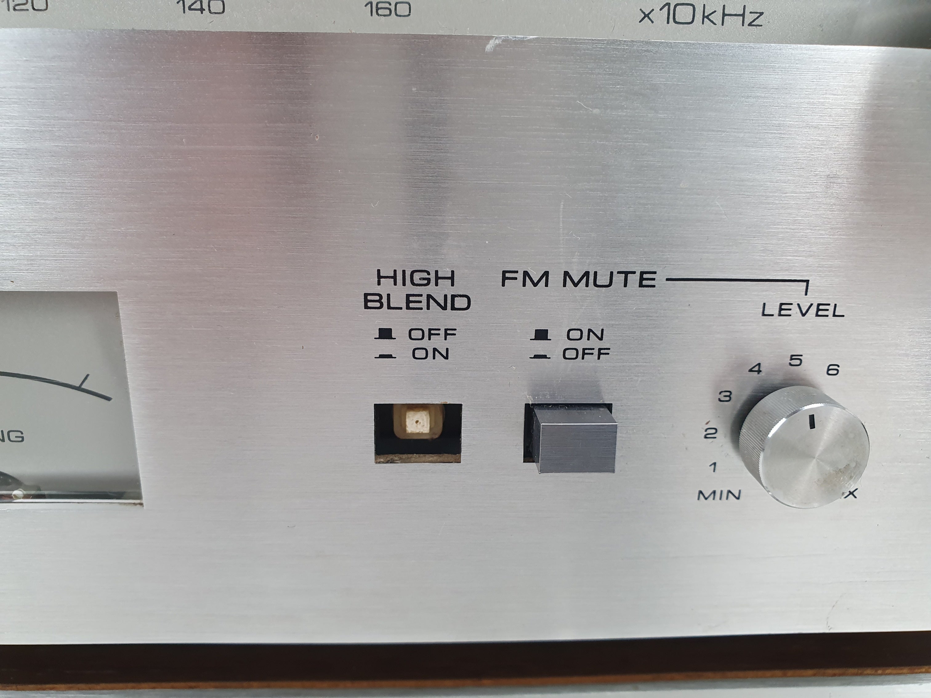 Akai AM2600 Stereo Amplifier (Serviced) - AT2400 Tuner - Set