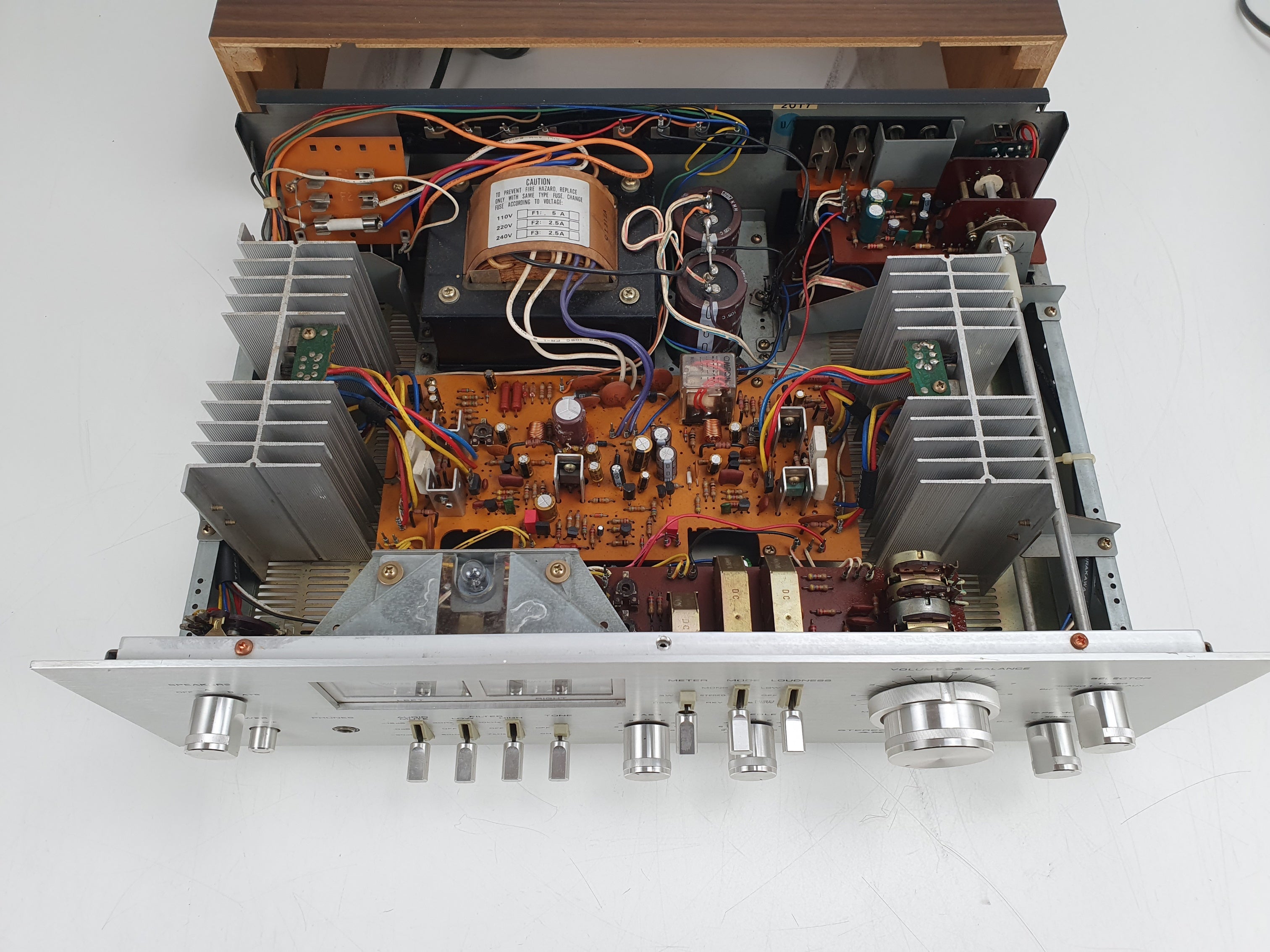 Akai AM2600 Stereo Amplifier (Serviced) - AT2400 Tuner - Set