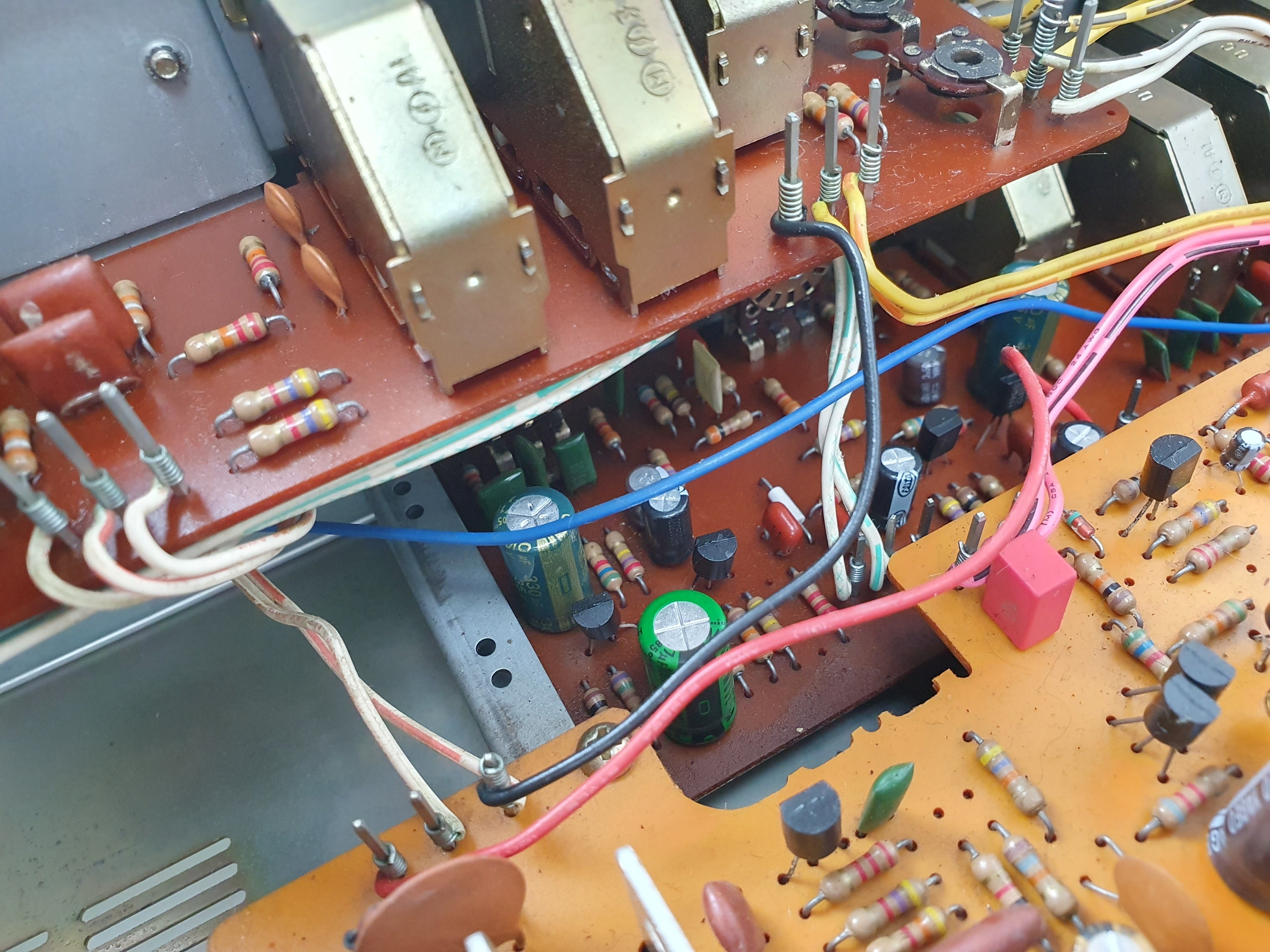 Akai AM2600 Stereo Amplifier (Serviced) - AT2400 Tuner - Set