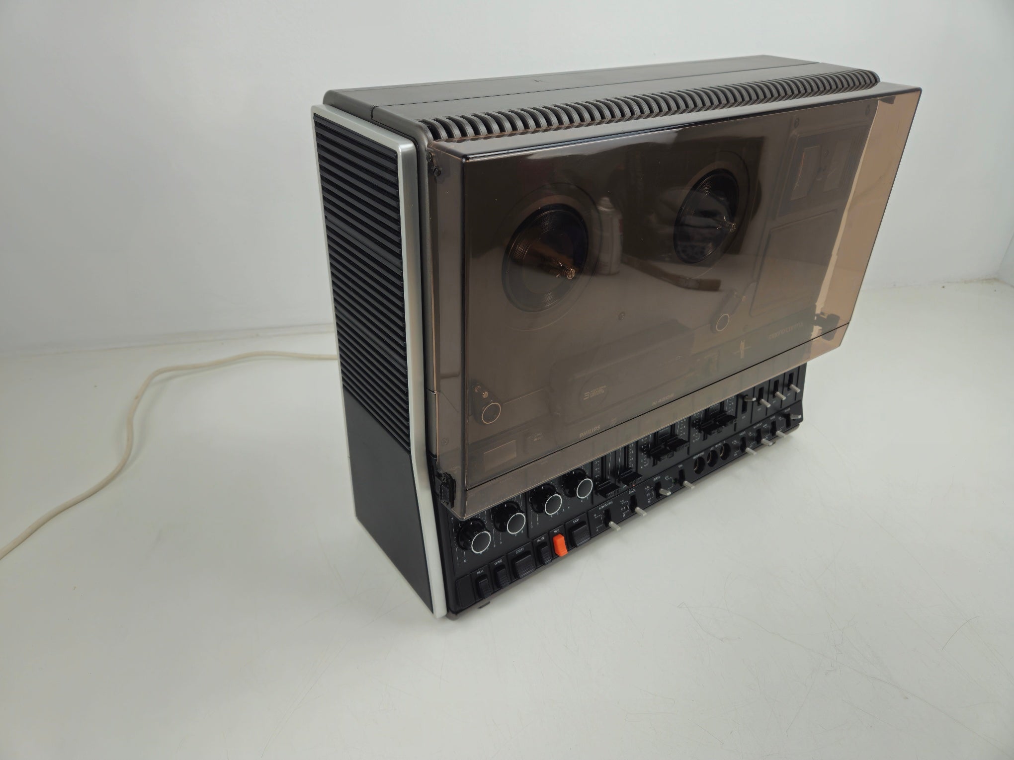 Philips - N4506 - Stereo Tape Recorder - With dust cover - New Belts