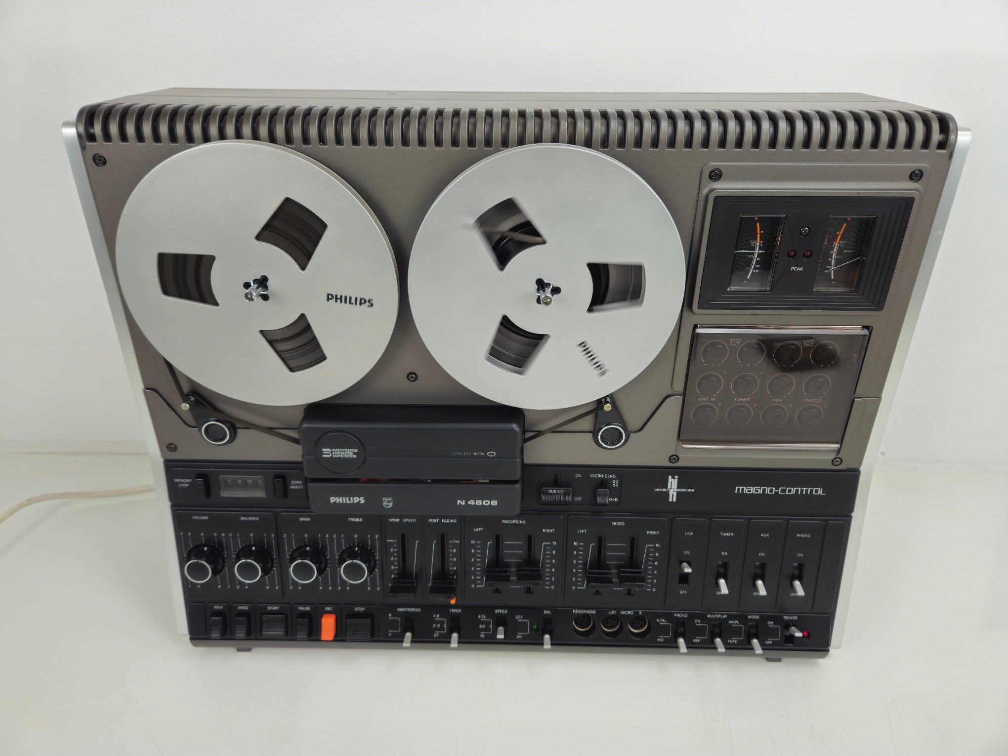 Philips - N4506 - Stereo Tape Recorder - With dust cover - New Belts