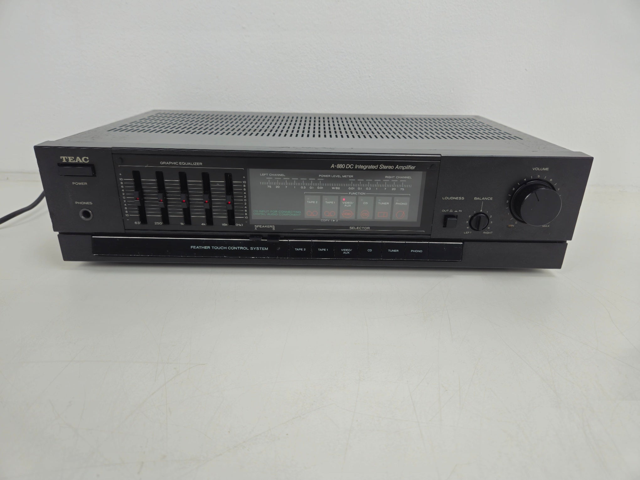 Teac - A-880 DC - Intergrated Stereo Amplifier