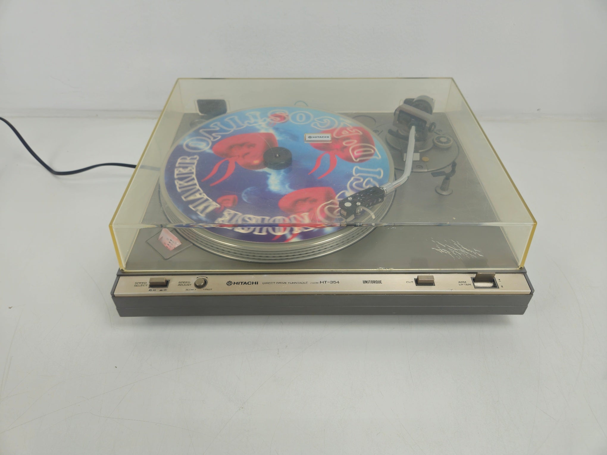 Hitachi - HT-354 - 2-Speed Direct-Drive Turntable