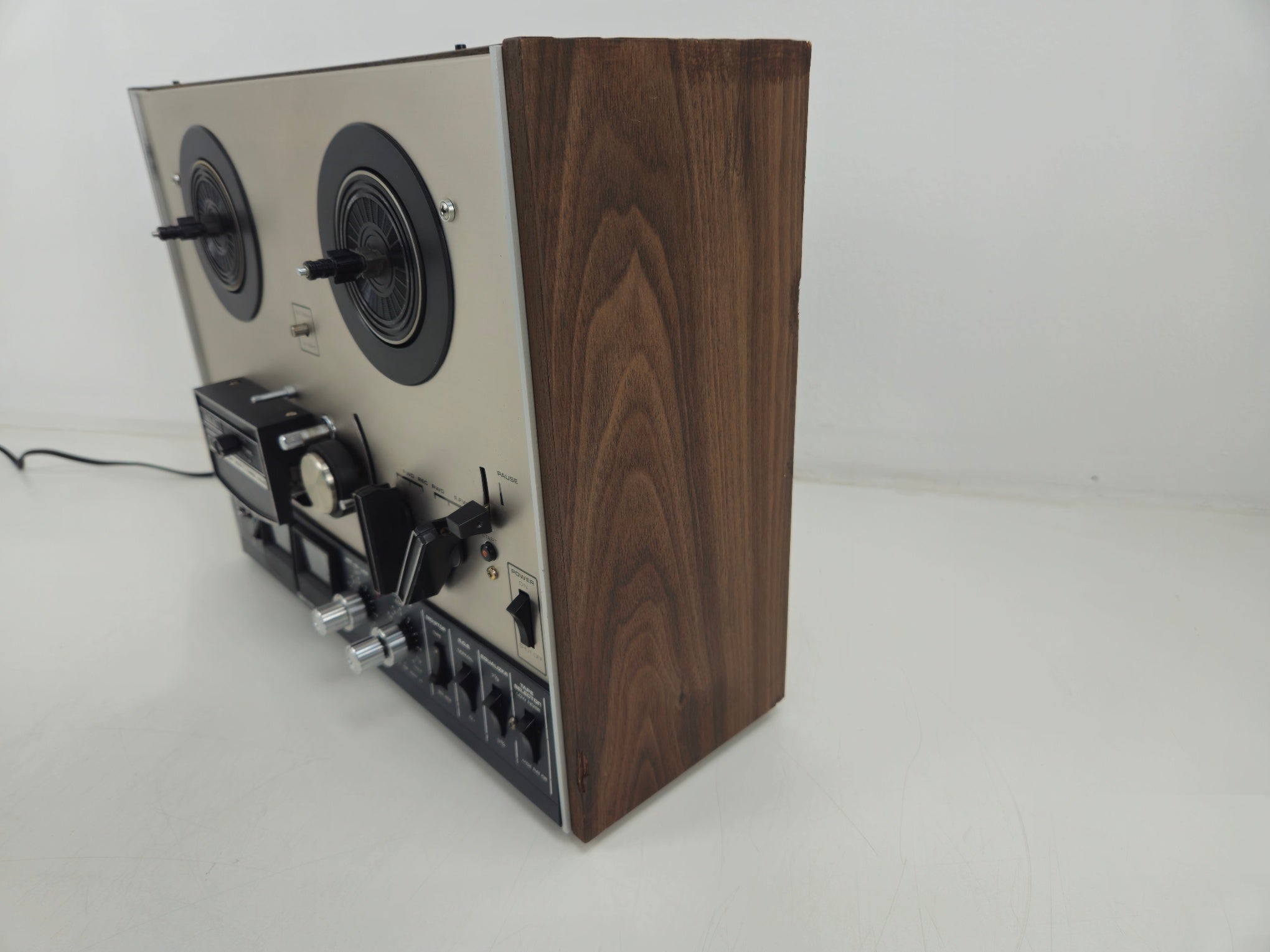Akai - 4000DB - Stereo Reel to Reel Tape Recorder - Serviced (transistors)