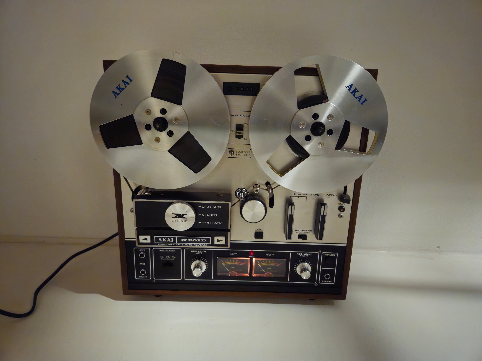 Akai - X201D - Stereo 2 channel - 4-track Reel to Reel Tape Recorder